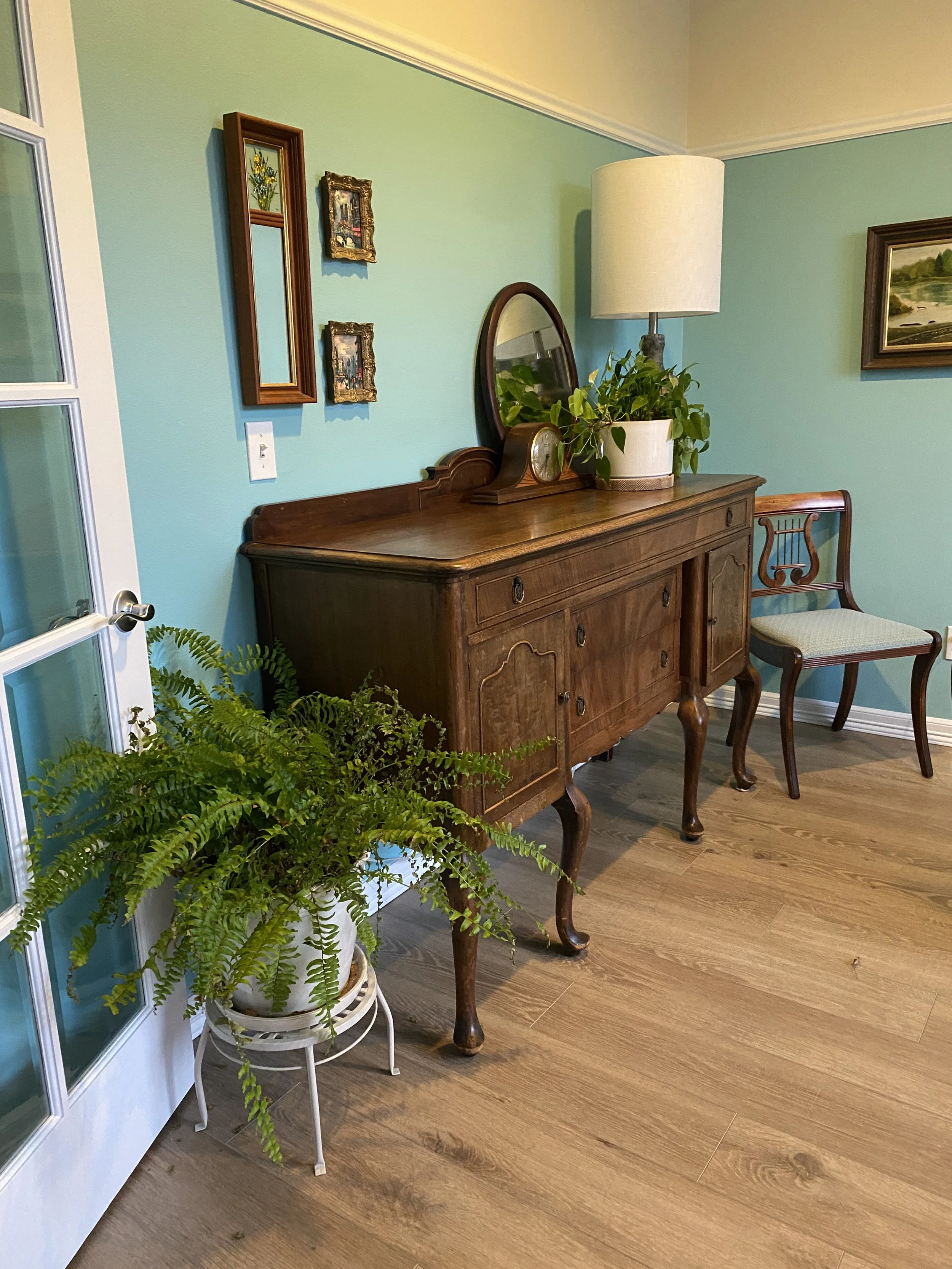 Aquamarine brightened the scene in an antique room