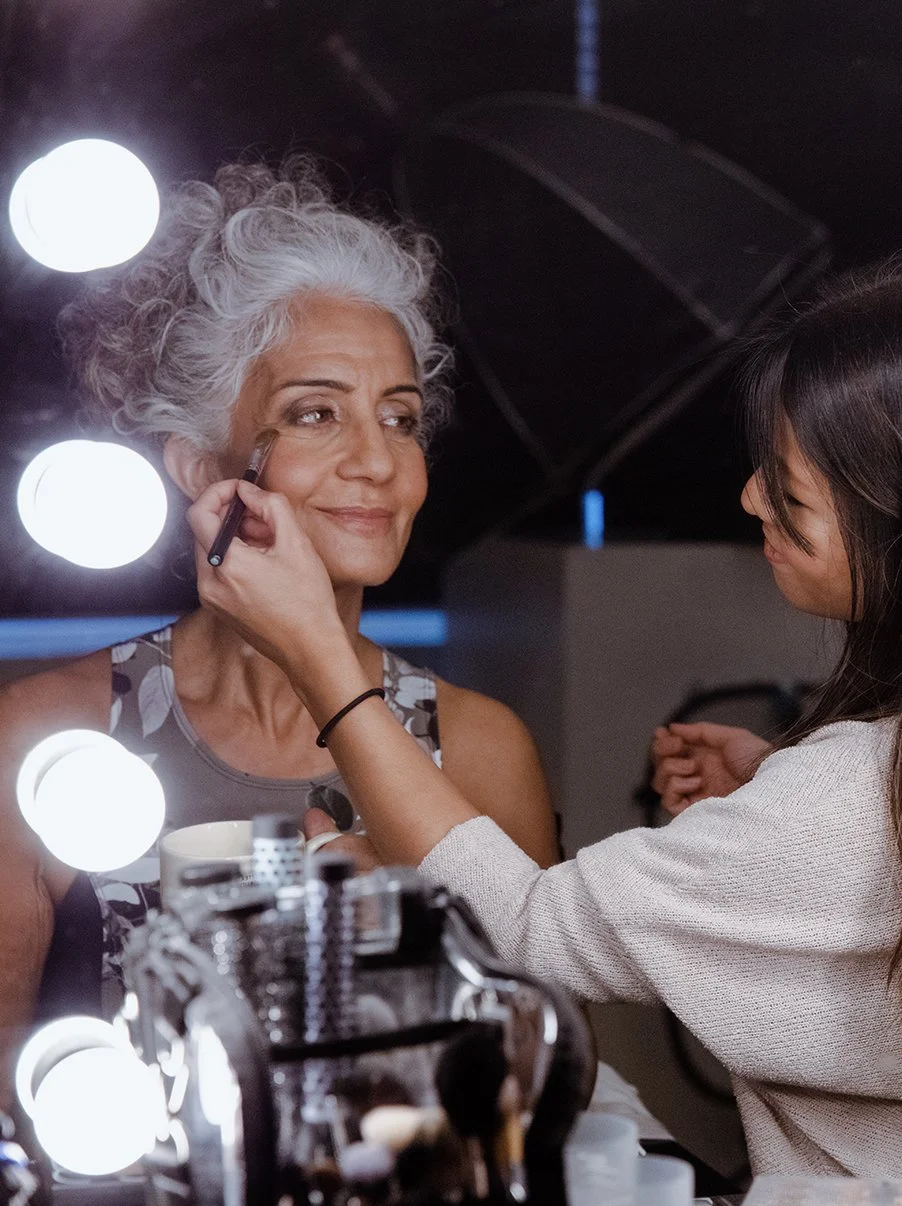 MAKE-UP ARTIST WITH DRY HAIRSTYLING