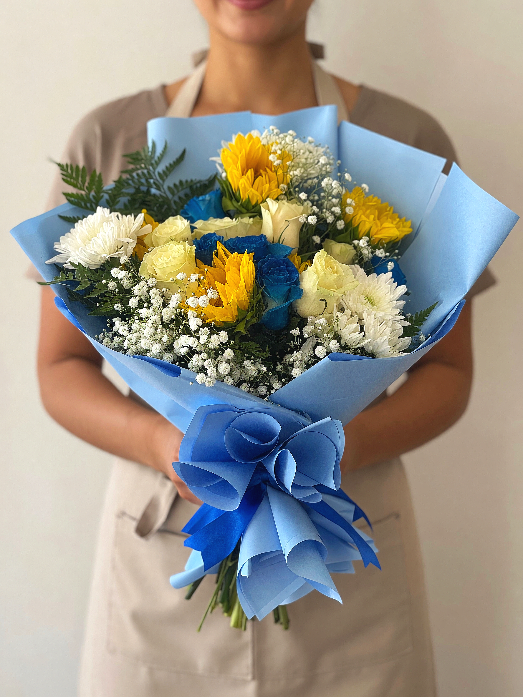 Valteos Flowers and Gifts Bouquet Collection Perfect Blue Yellow