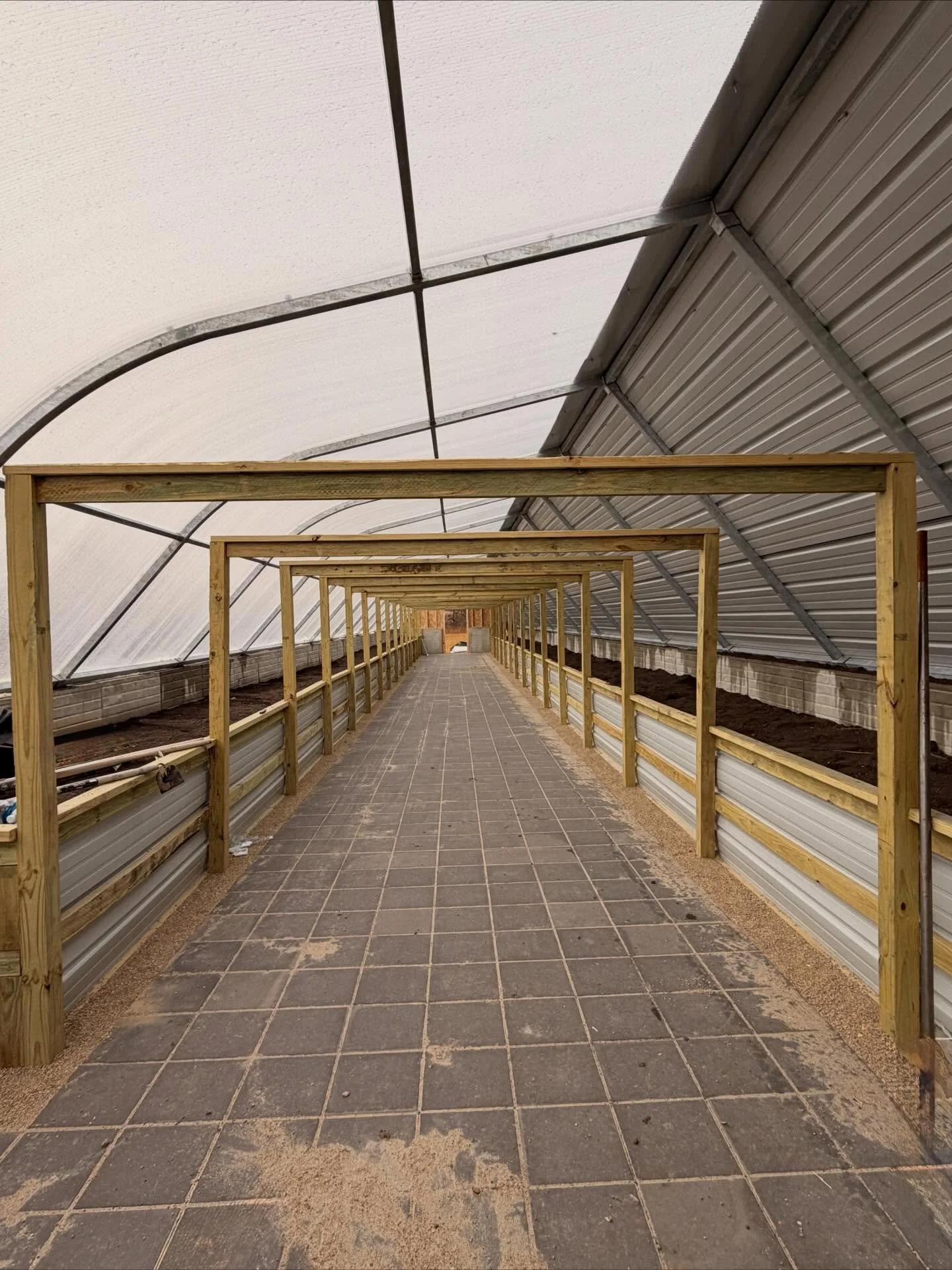 Despite a little rain, we made more progress on the greenhouse project this week! It&rsquo;s really taking shape!

#m3constructionnebraska #mckeilmichalekconstruction #newconstruction #nebraska #thegoodlife #smallbusiness #handyman #contractor