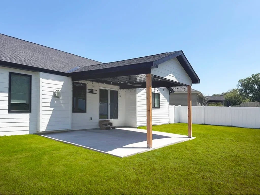 Another throwback to a project we did this year! We added this covered patio to our client&rsquo;s home to give them a shady retreat from the afternoon sun. 

#m3constructionnebraska #mckeilmichalekconstruction #homeaddition #residentialconstruction 