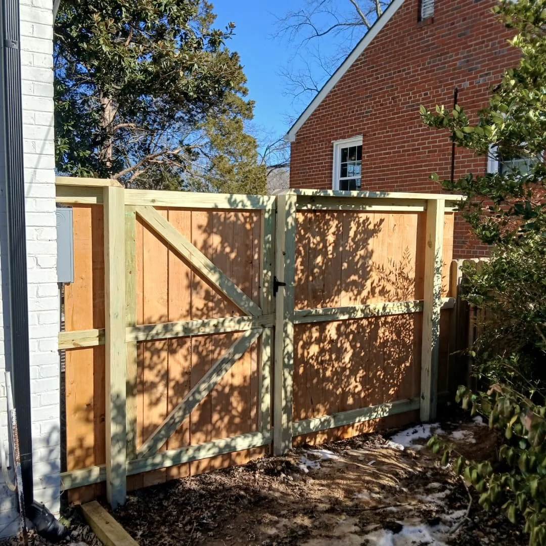 A new cap and board #fence for this #willowlawn #rva #neighborhood the sweet hound dog who lives here can now enjoy his #backyard worry free since he can't jump the new fence. 

Would you like to see new fencing in your #yard send us a DM and ask abo