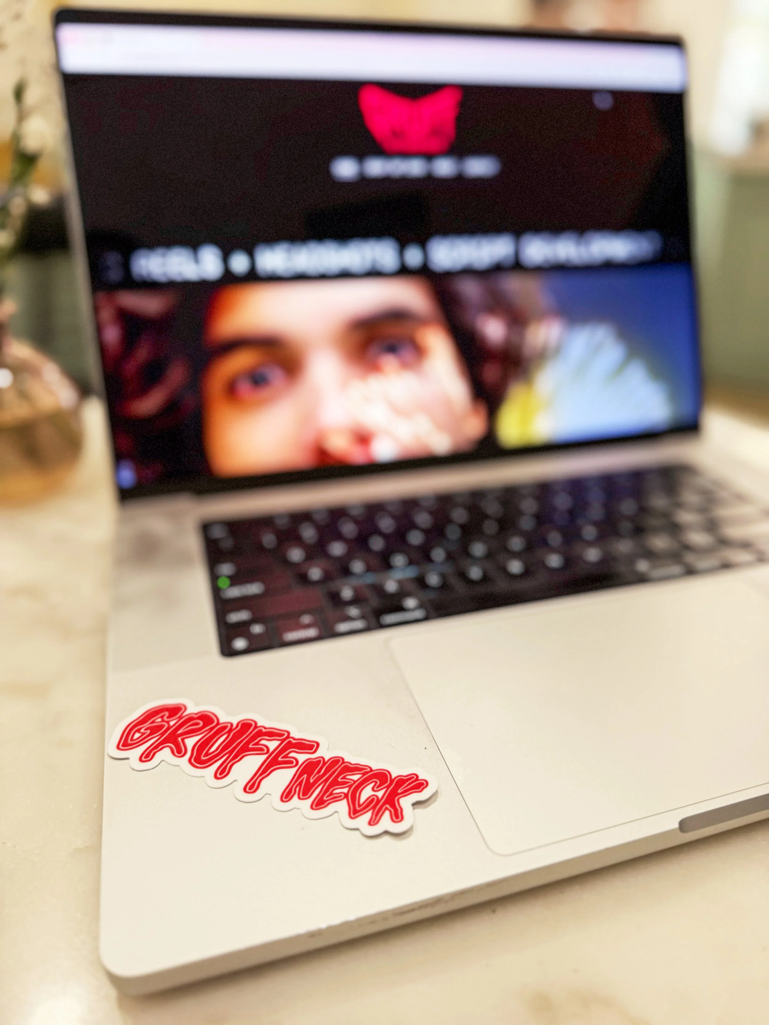 GRUFF_GRUFFNECK_STICKER_1.jpg