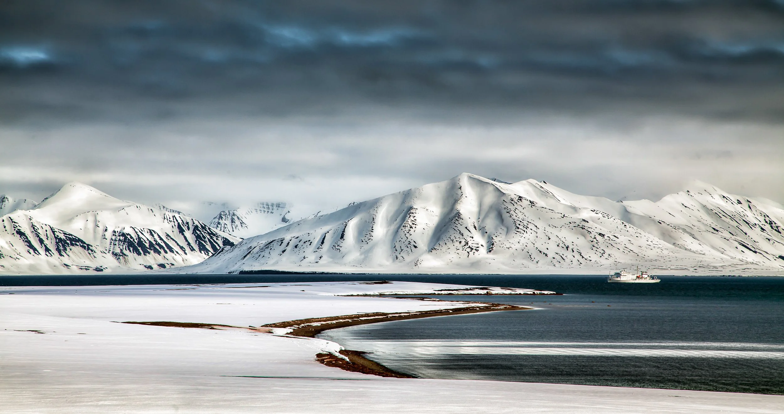 Arctic Wildeness-Edit.jpg