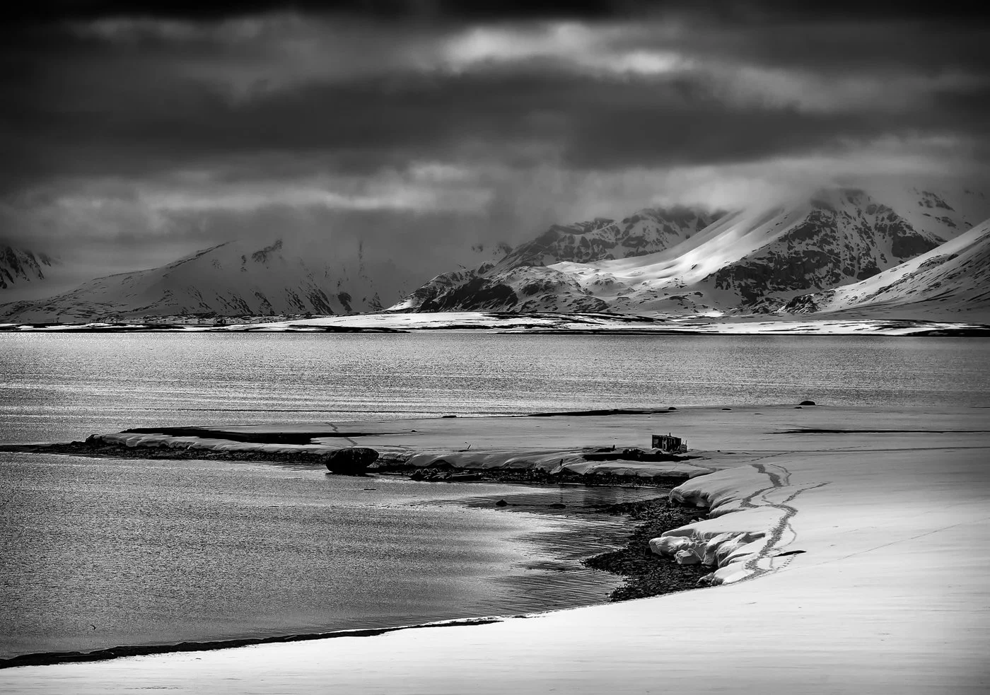 Arctic Hut Large jpg.jpg