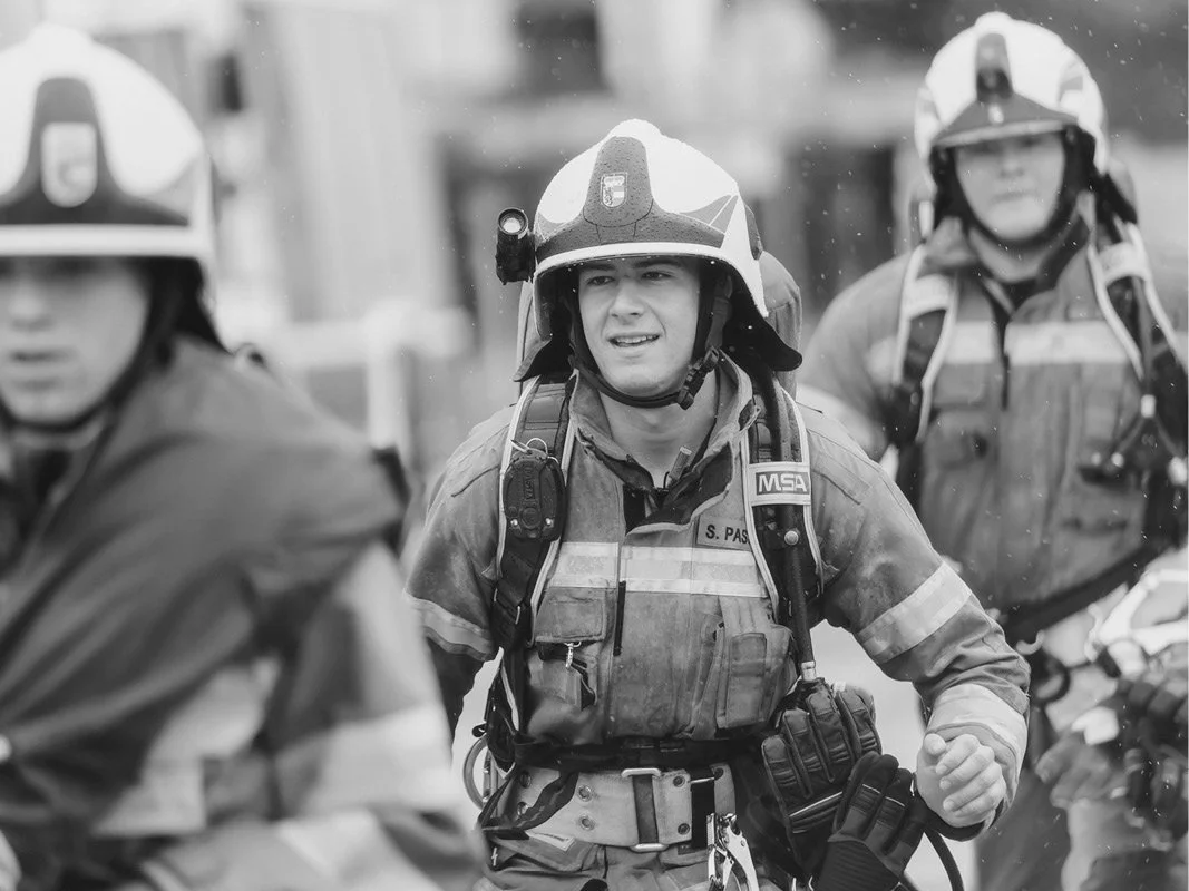 Feuerwehr und Blaulichtorganisationen beim Charitylauf lauf:feuer in Elixhausen