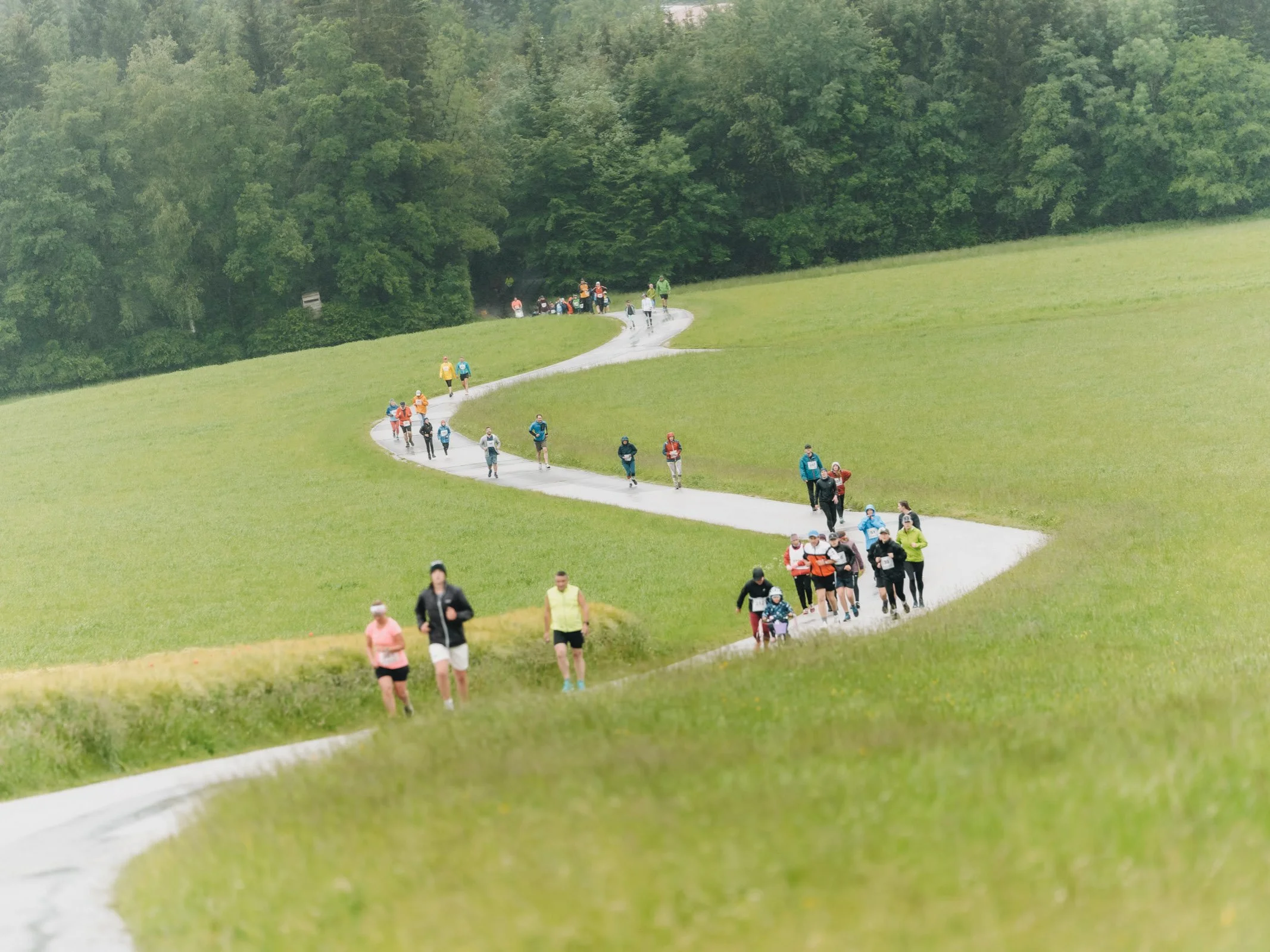 Aufnahme der Laufstrecke beim Charitylauf lauf:feuer 2024 in Elixhausen