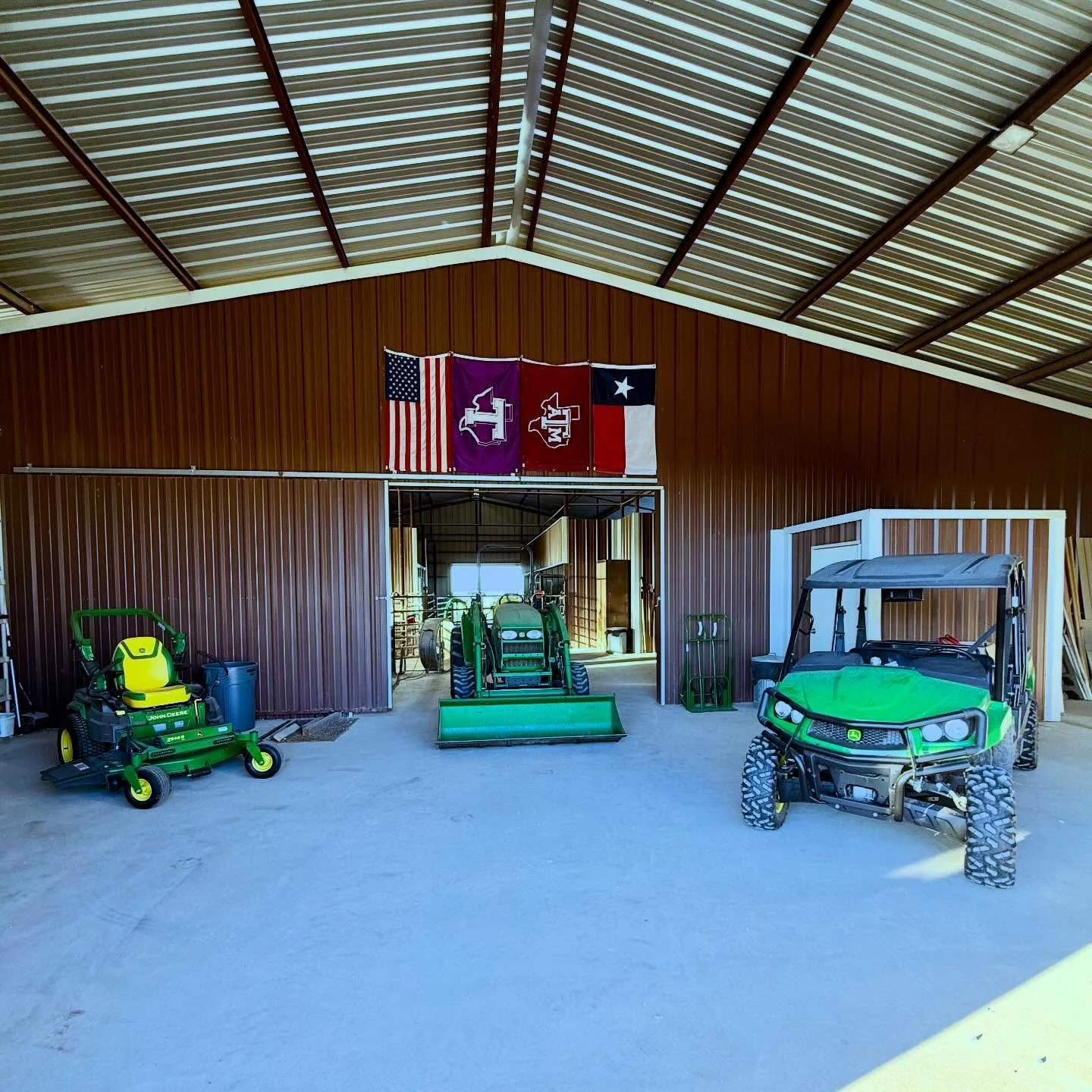 Honestly didn&rsquo;t ever think I&rsquo;d have a barn that looked like a John Deere showroom but here I am! 💚