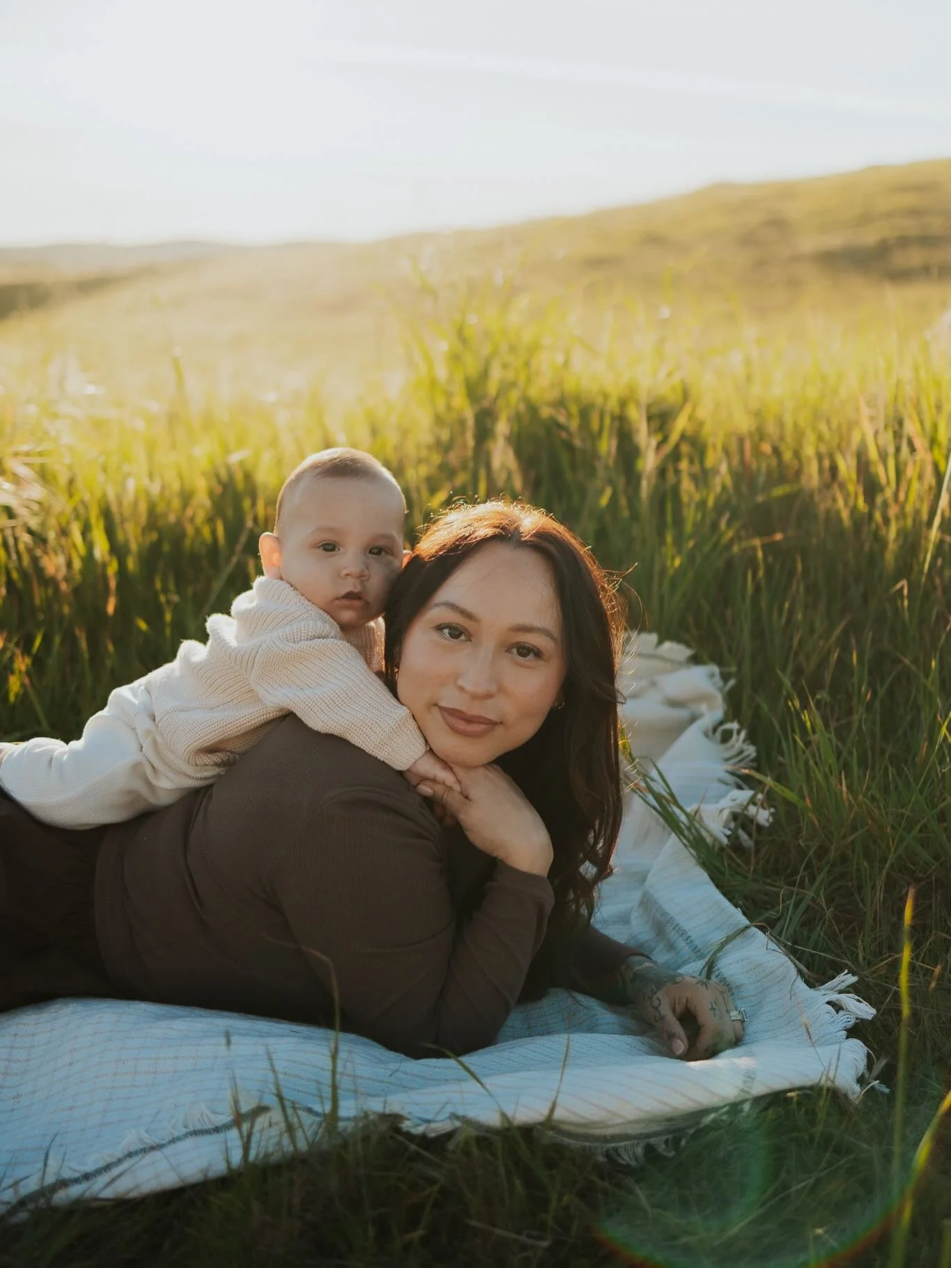 when this is your backyard >>>> !!! ⛰️

swipe to see the way bb ronan looks at @brittney.piche 🥹