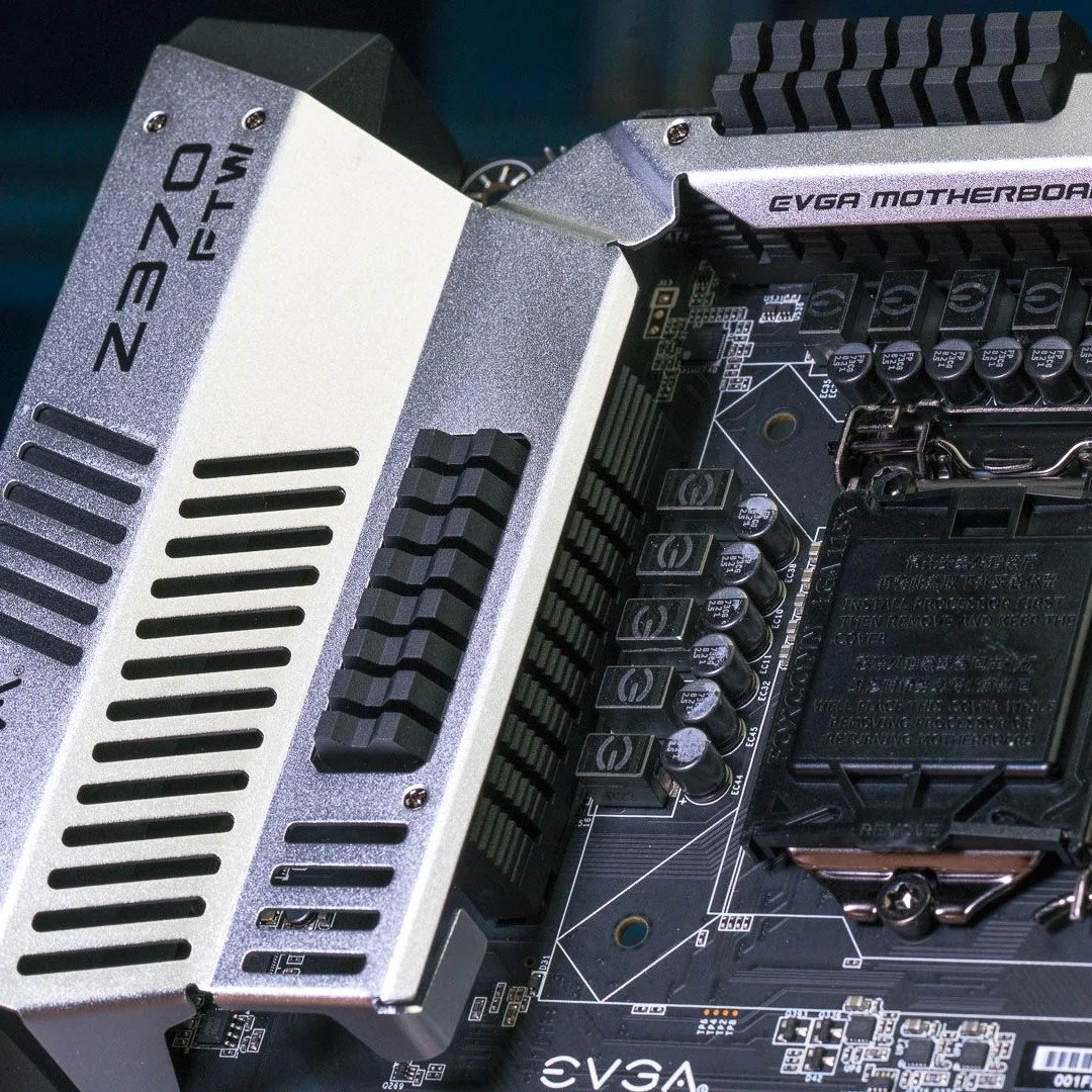 When I first started shooting PC products for @newegg I found a pile of metal pallets and moved them inside. The photos came out okay but the black widow spider we found was slightly less great.

Don't worry, we all screamed and ran away until we cou