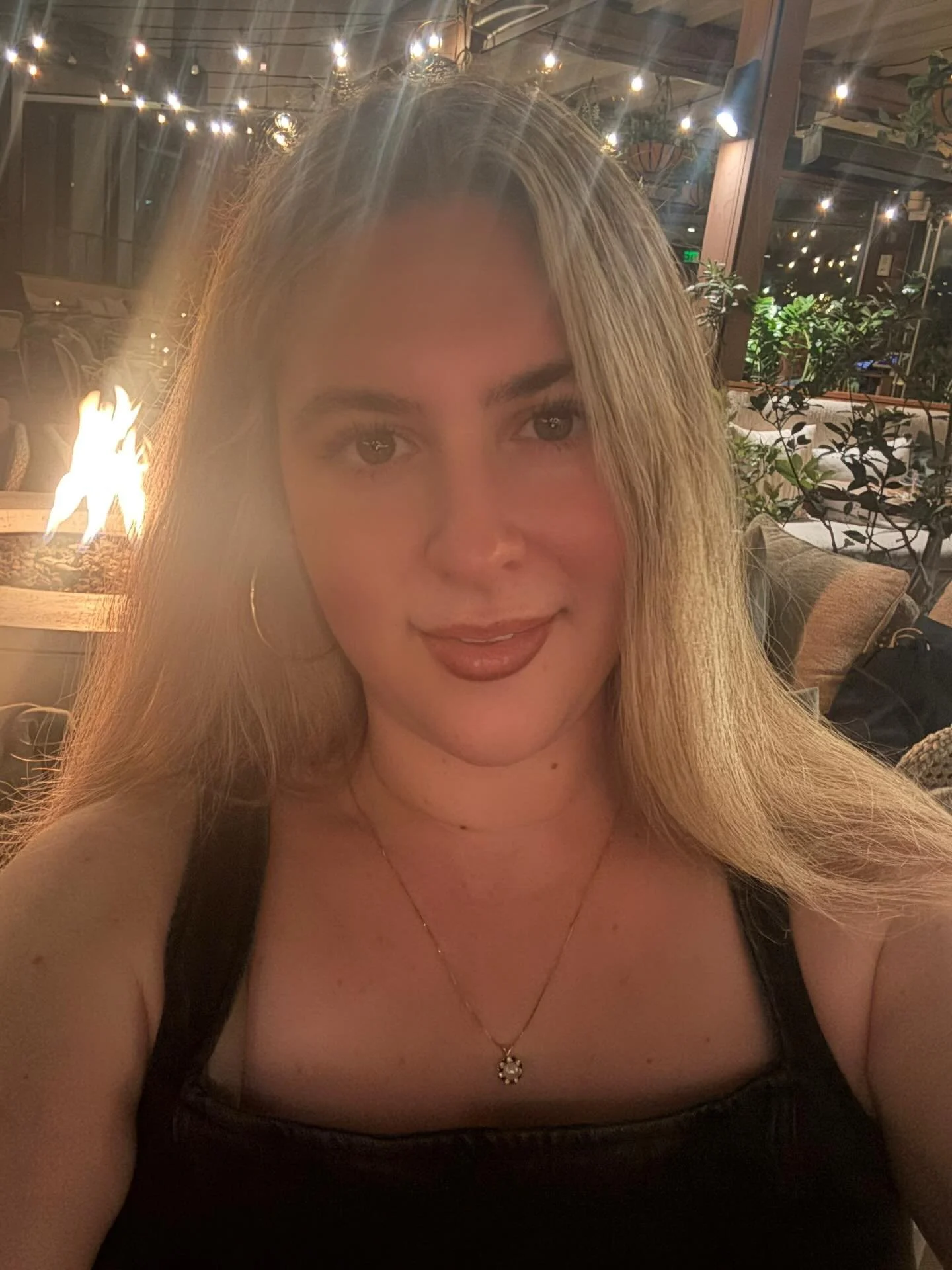 Okay we back, and in non-workout clothes. 😜🐦&zwj;🔥 #reclaimpilatesbycarissa #pilatesholic #stayinspired💕