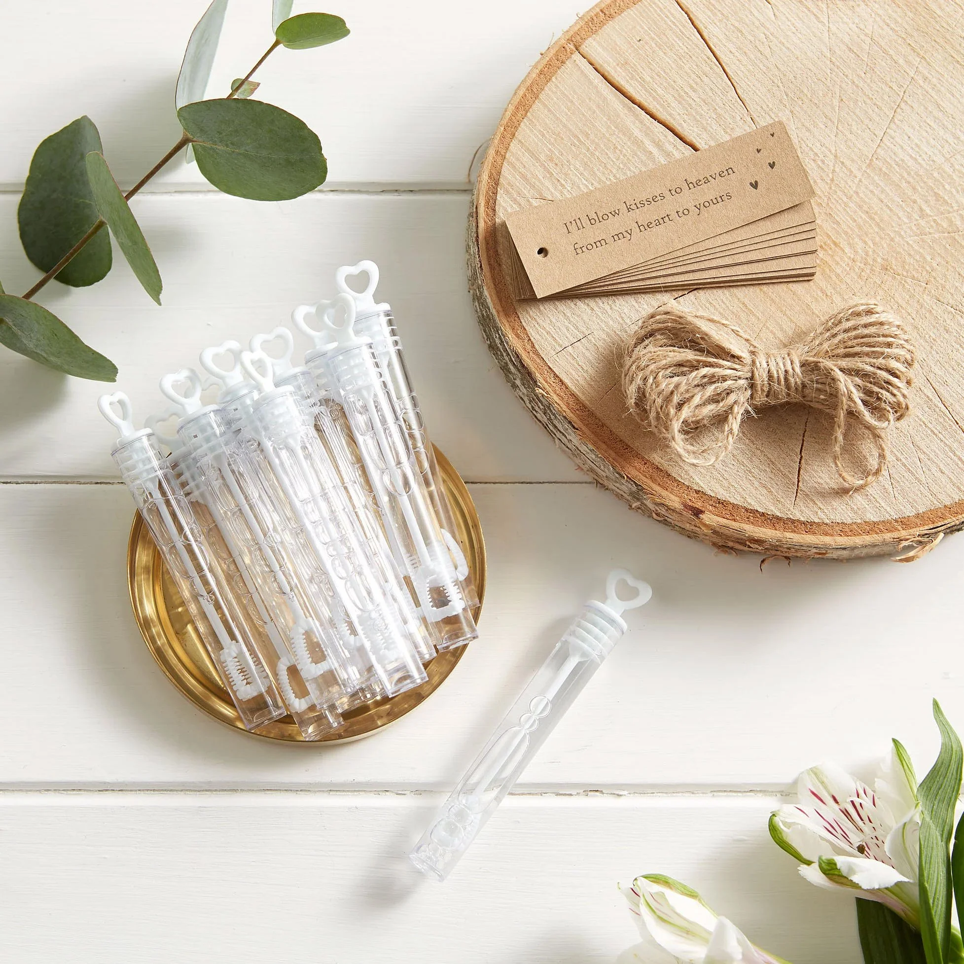 Luxury personalised memorial bubble favours with kraft remembrance tags, ideal for funerals, celebrations of life and meaningful memorial keepsakes.