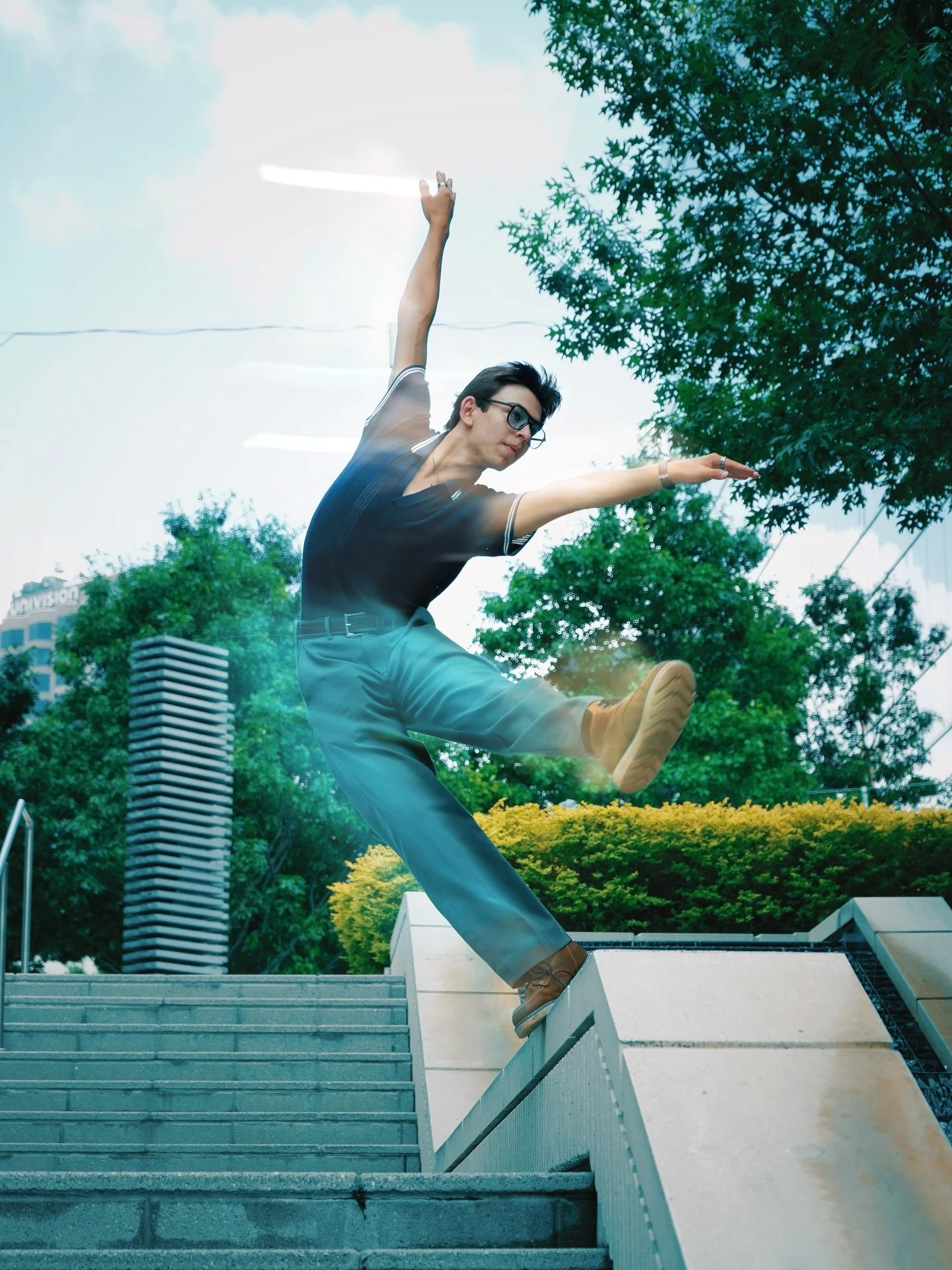 Falling with style
&bull;
Photographer: Michael Moore with MTJM Media
Model: @alemolinaalvarez 
&bull;
Schedule your session today!
www.mtjmmedia.com
&bull;
#dallas #photographer #dallasphotography #dfwphotographer #dance