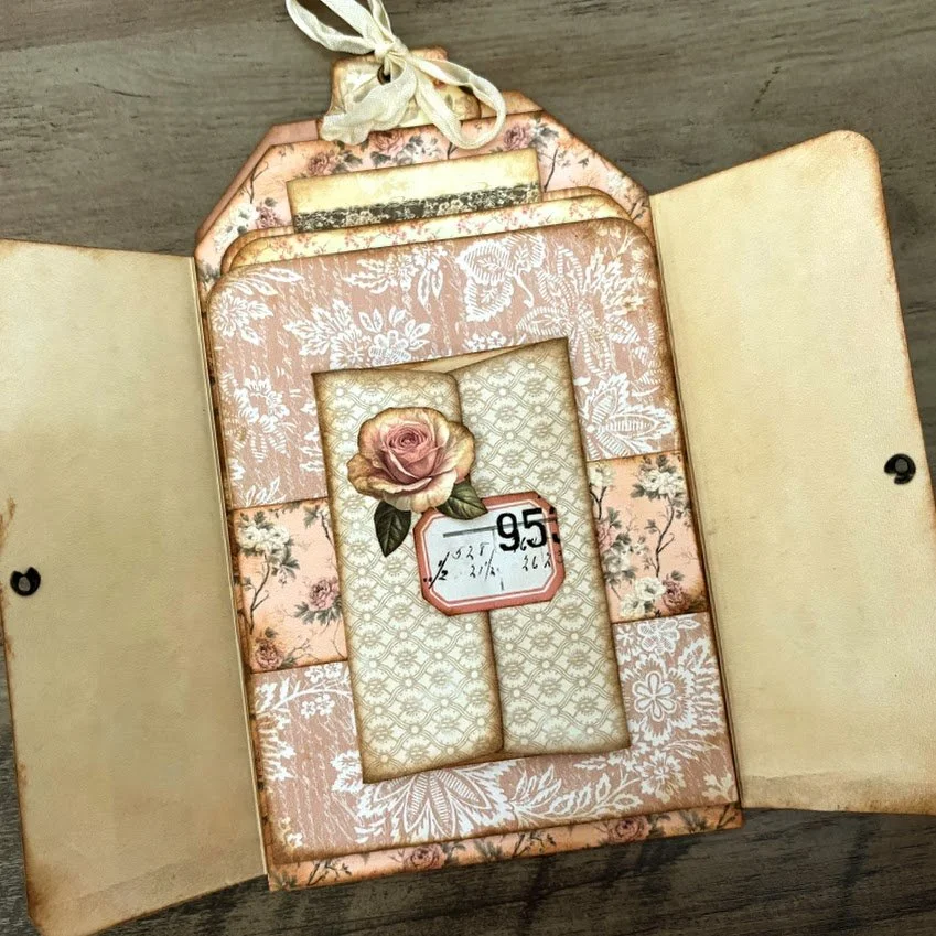 Accordion Pocket Tag Folio | Vintage Gatefold Pocket Project