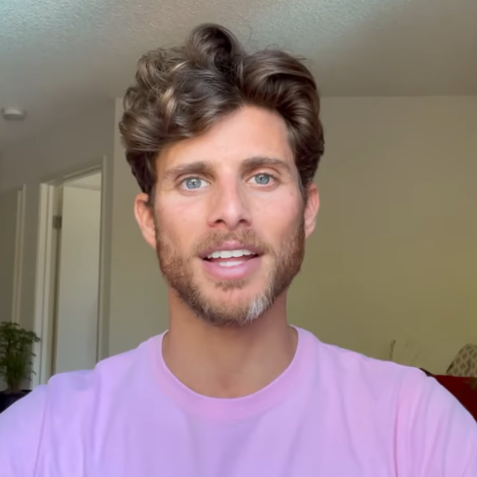 Elevate - mobile app ad