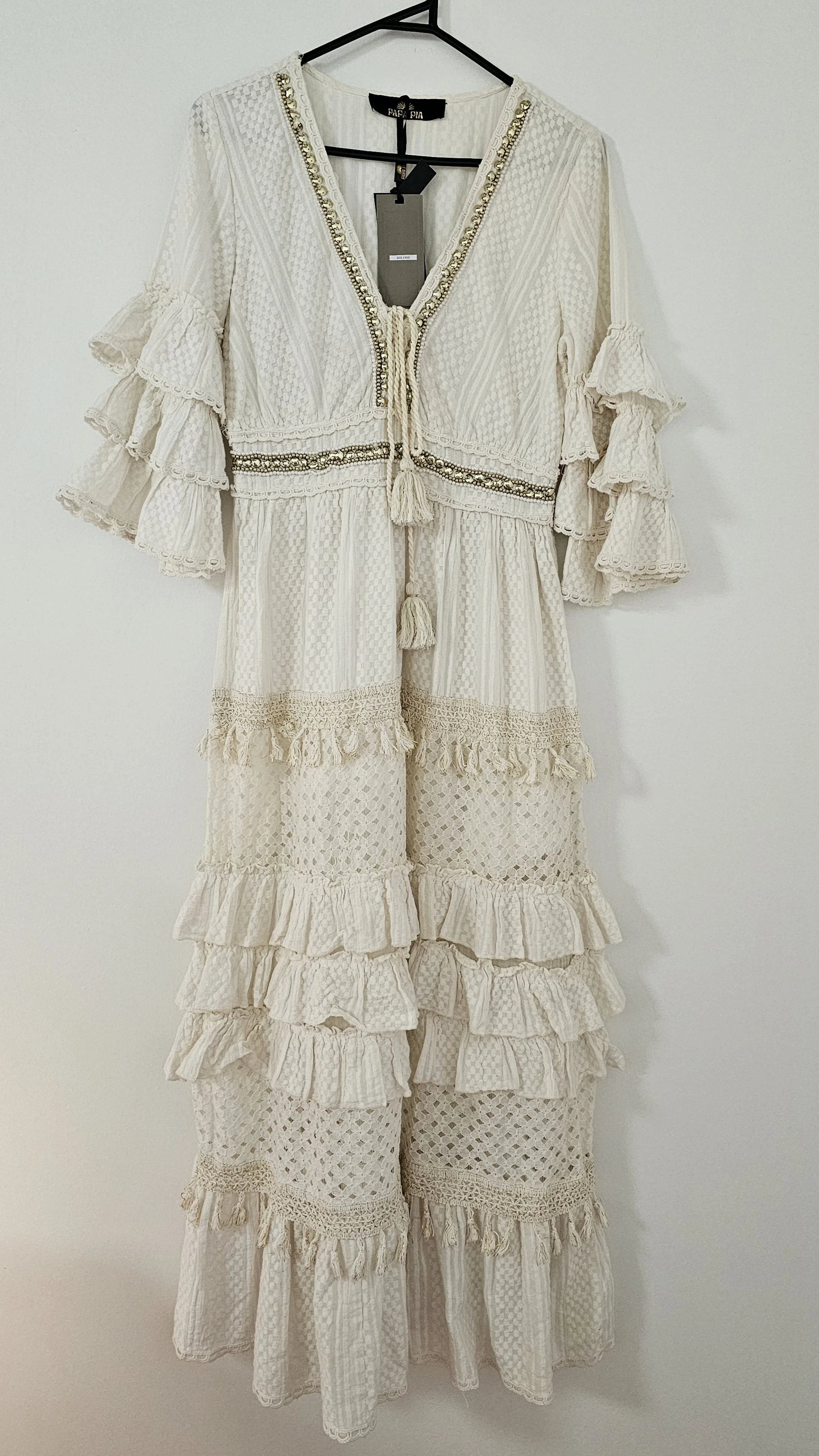 Aurelia Élan Lace Maxi Dress (4).jpg