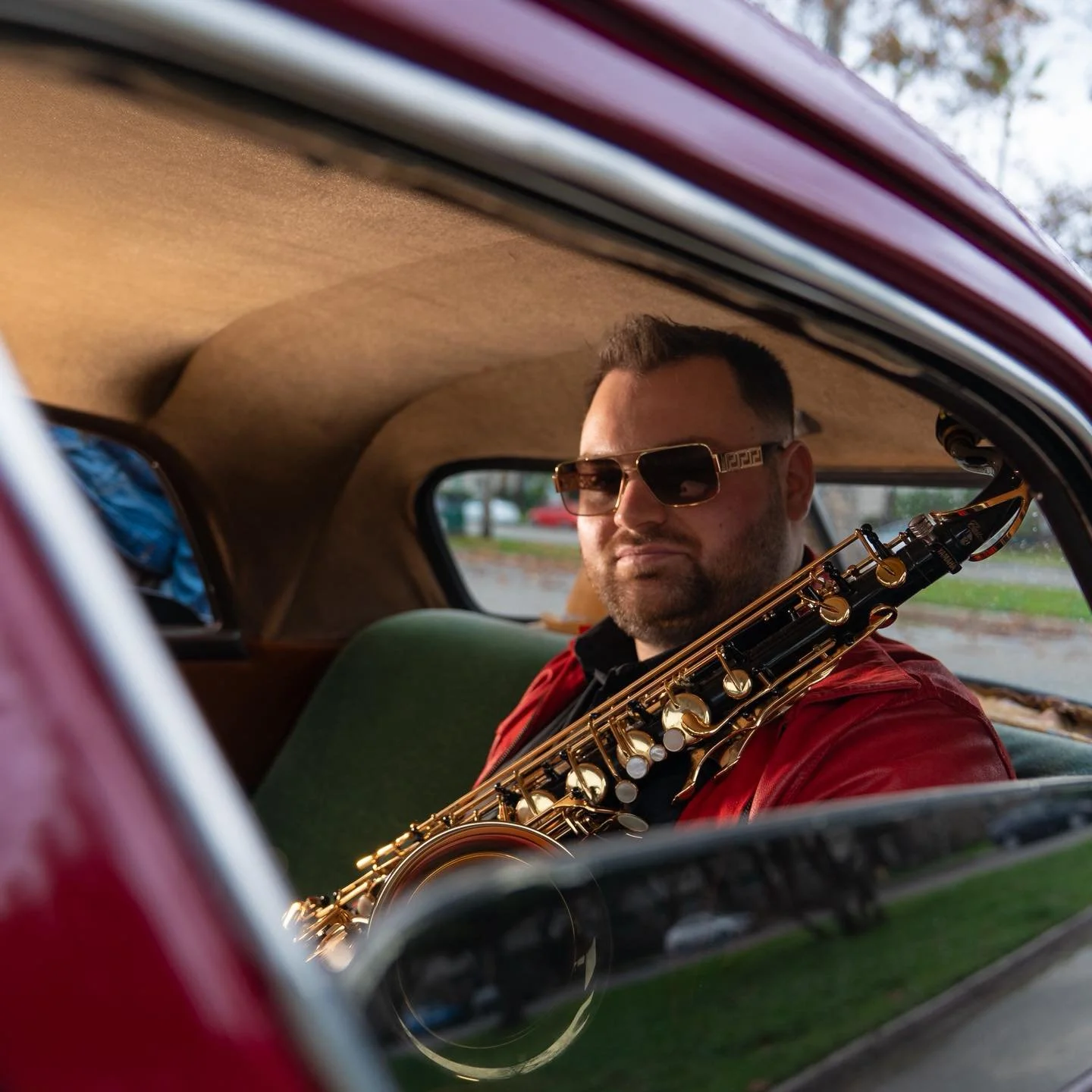 Happy Easter from your favorite sax man 🎷🐰

-CJ