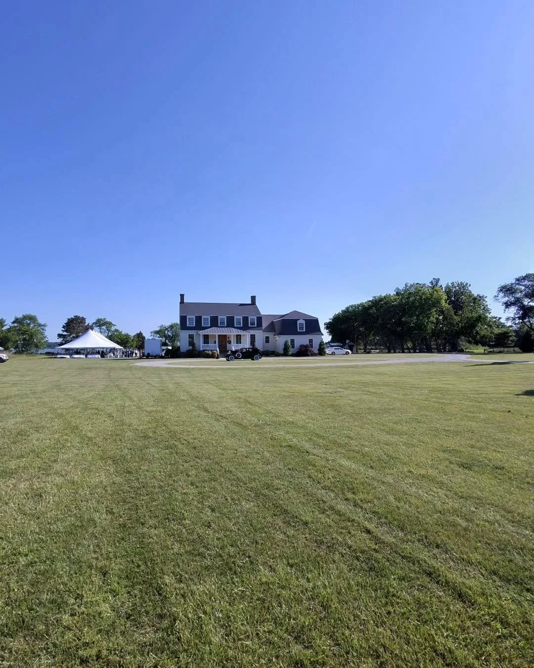 Being a sax player, I get to see some really dope environments from party bands, large stages, small stages, supper clubs, jazz clubs, bars and restaurants&hellip;. But this one right here is pretty awesome&hellip; First time doing a wedding in the E