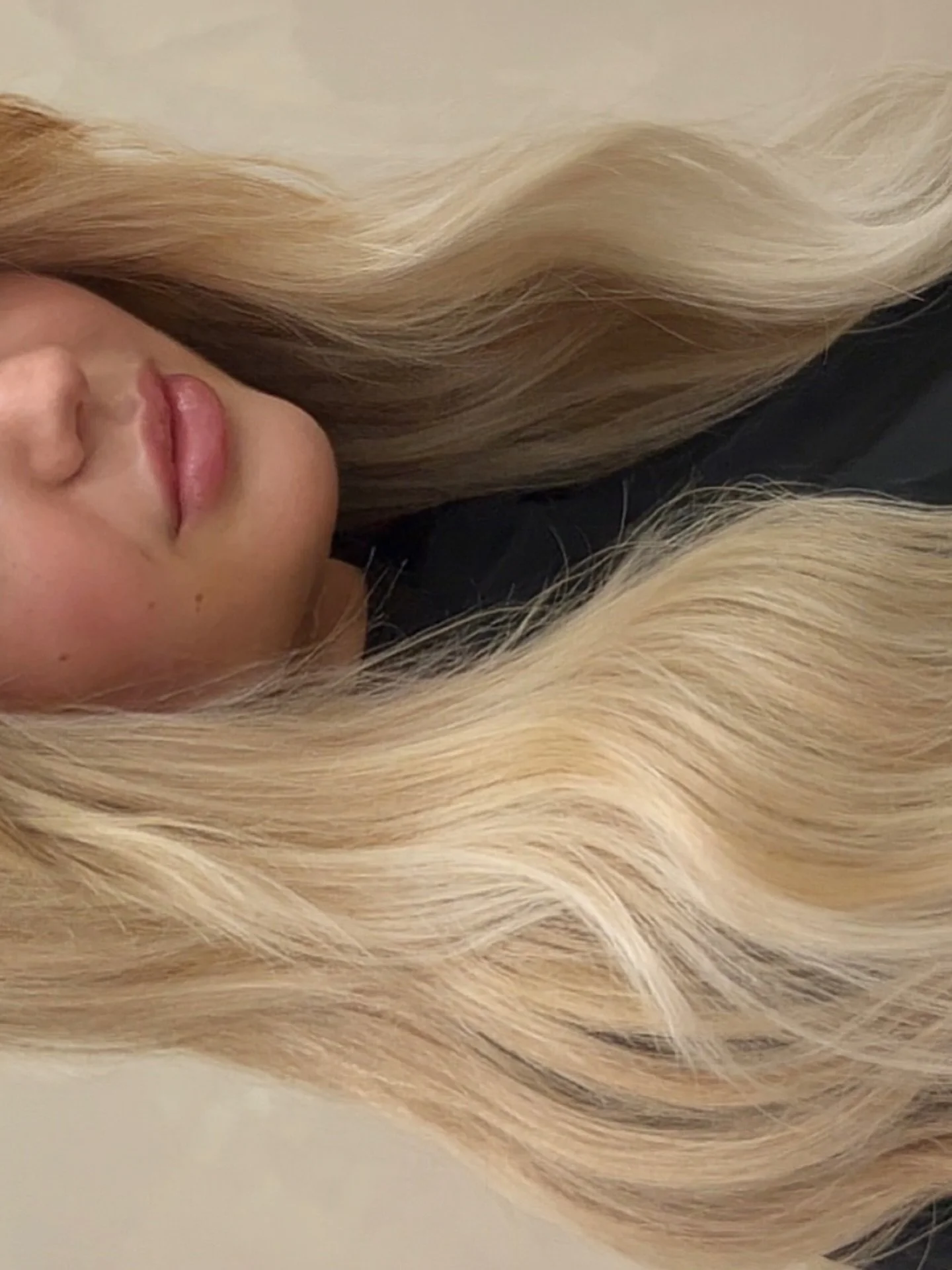 buttery blonde &amp; seamless extensions ✨by @hairbyhannahmarieee 

Want the SALT girl look in the new year? 
book your appointment by clicking the link in bio 🤍

#santabarbarahair #santabarbarahairstylist #santabarbara #centralcoast #centralcoastha