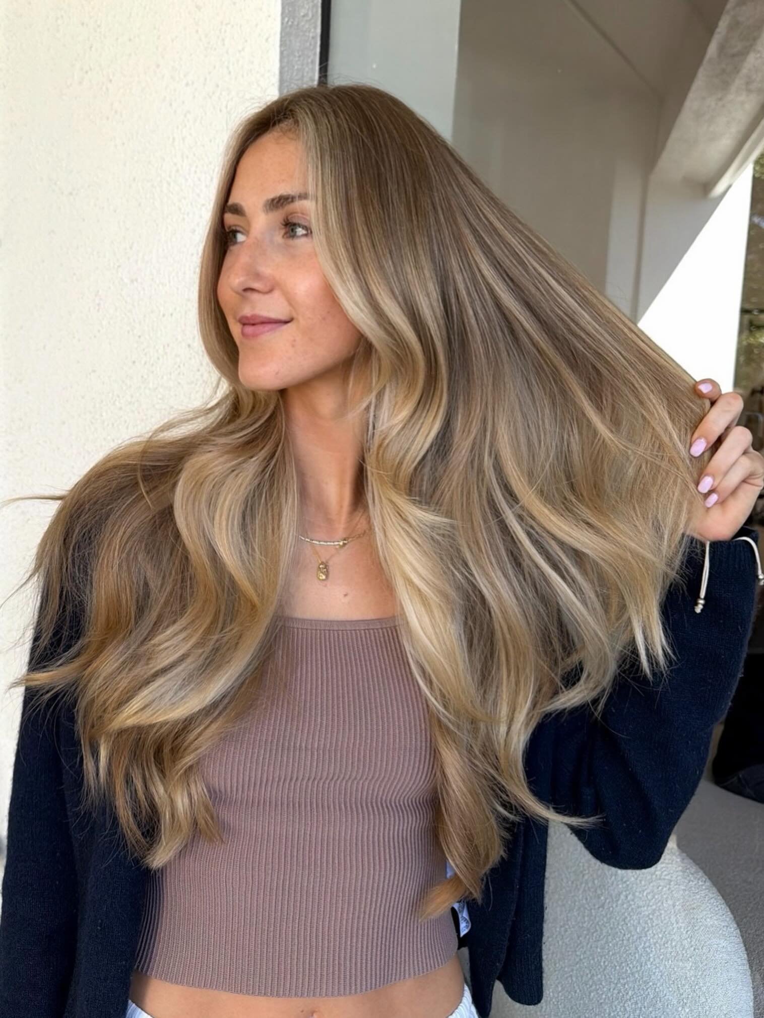 Perfectly blended, low-maintenance, summer dream hair by @bels.and.bows ✨

#santabarbarahairstylist #santabarbara #livedincolor #blondeinspo