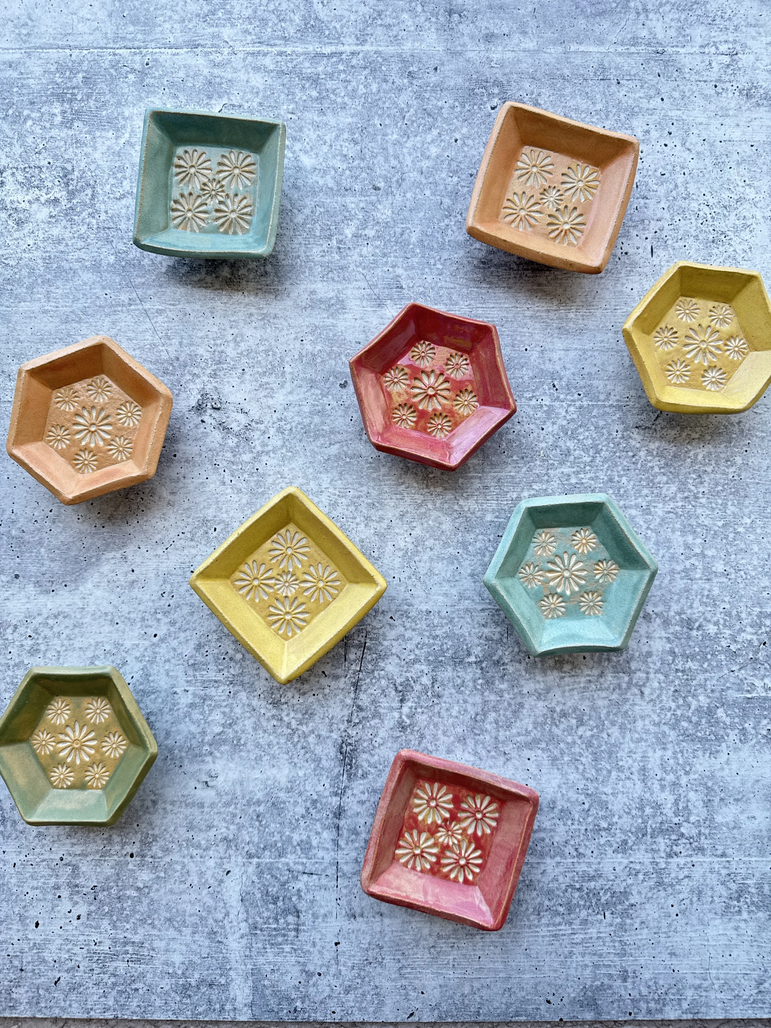 Mini Flower Plates (Hexagon)