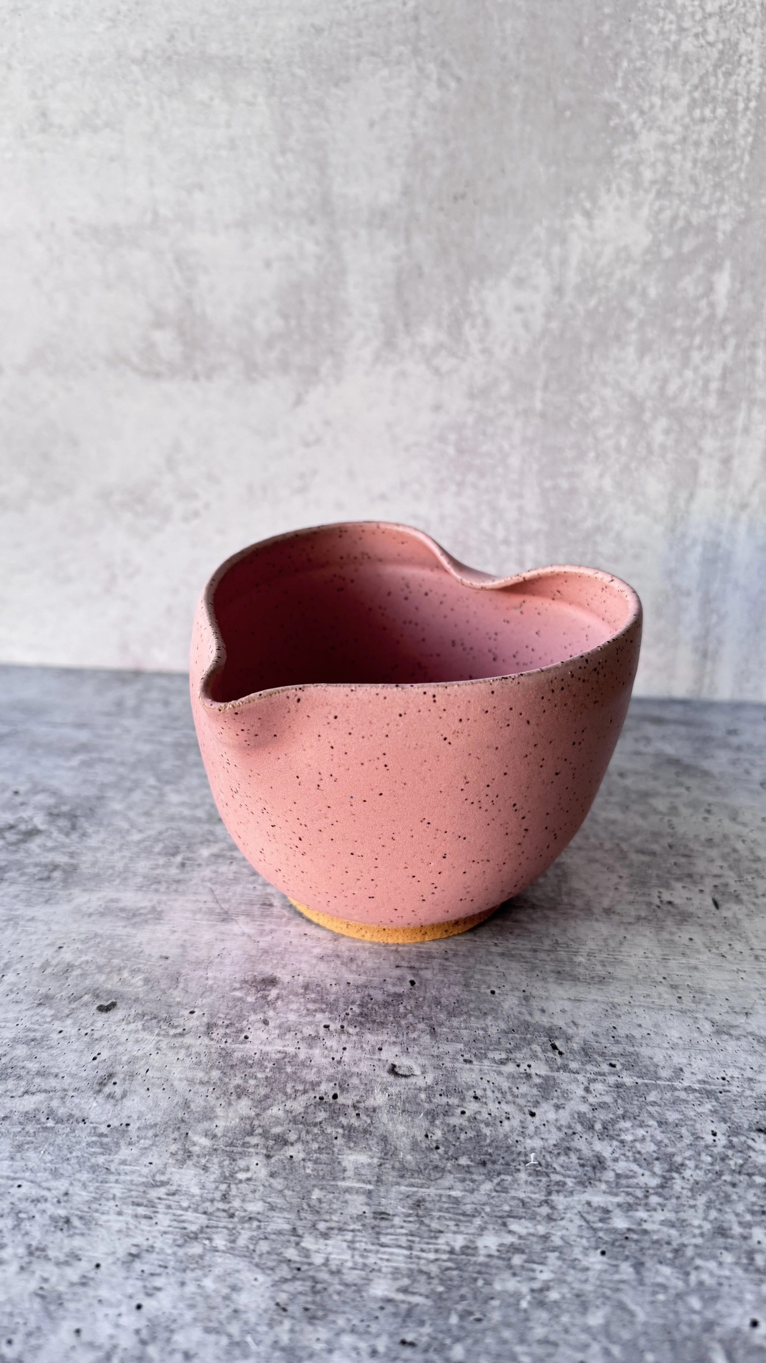 Heart- Shaped Matcha Bowl (Matte Pink)