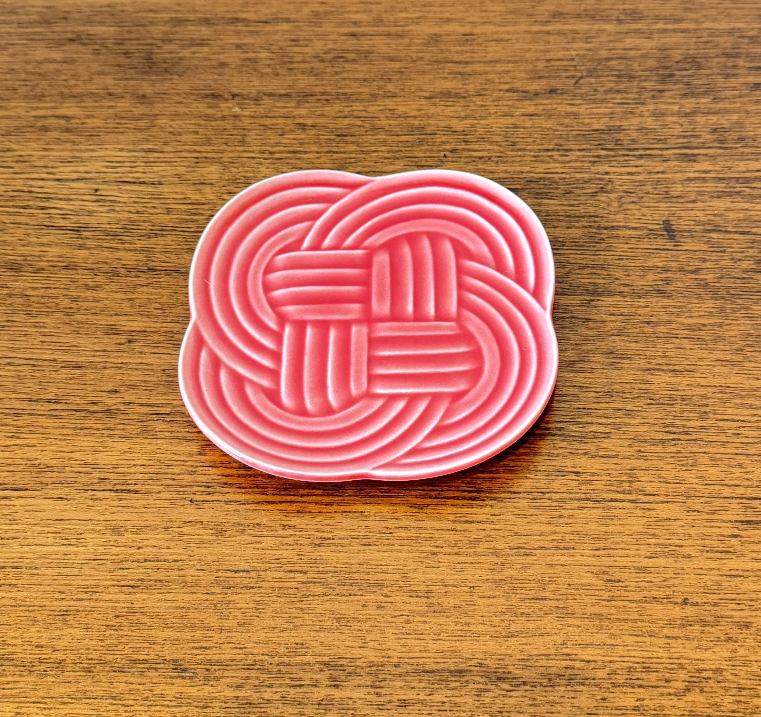 Mino Ware Musubi Red Knot Plate