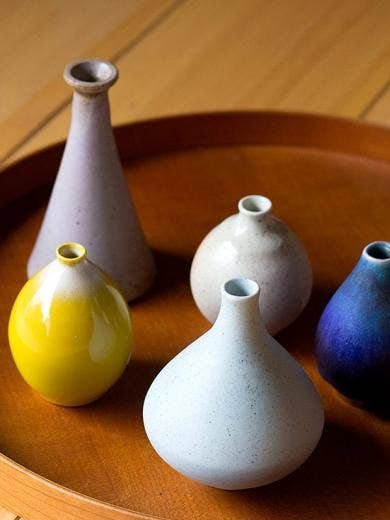 axcis-ceramic-vase-crain-2.jpg