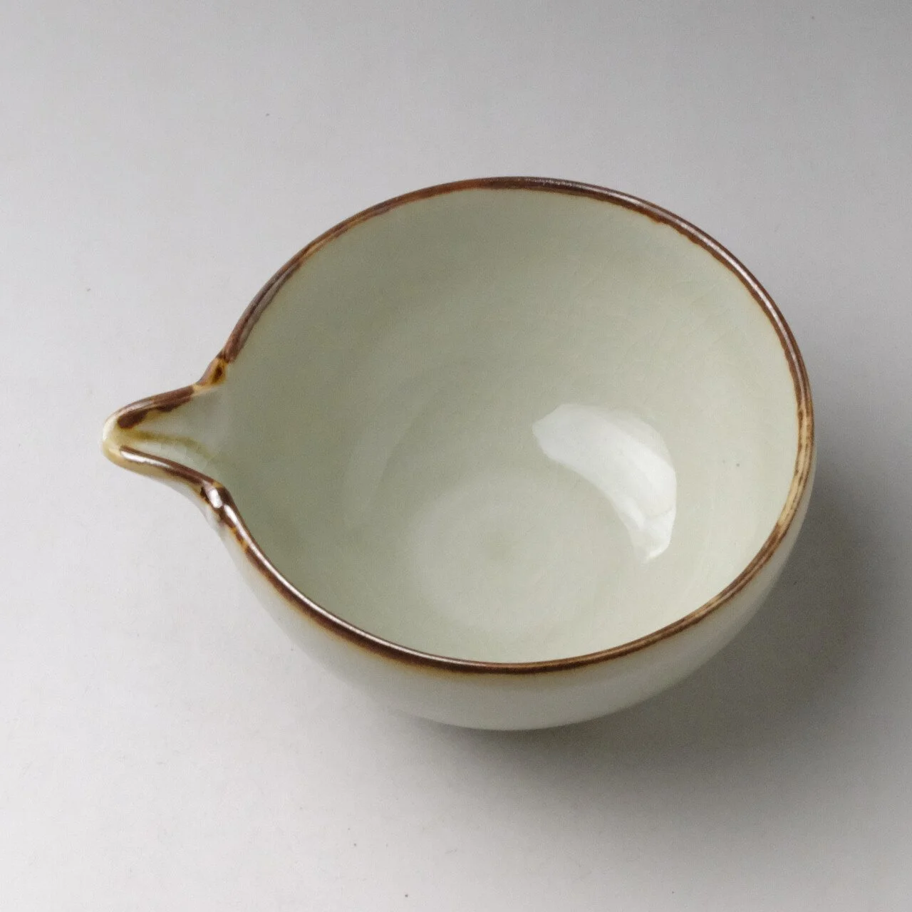 katakuchi_white_03.jpg