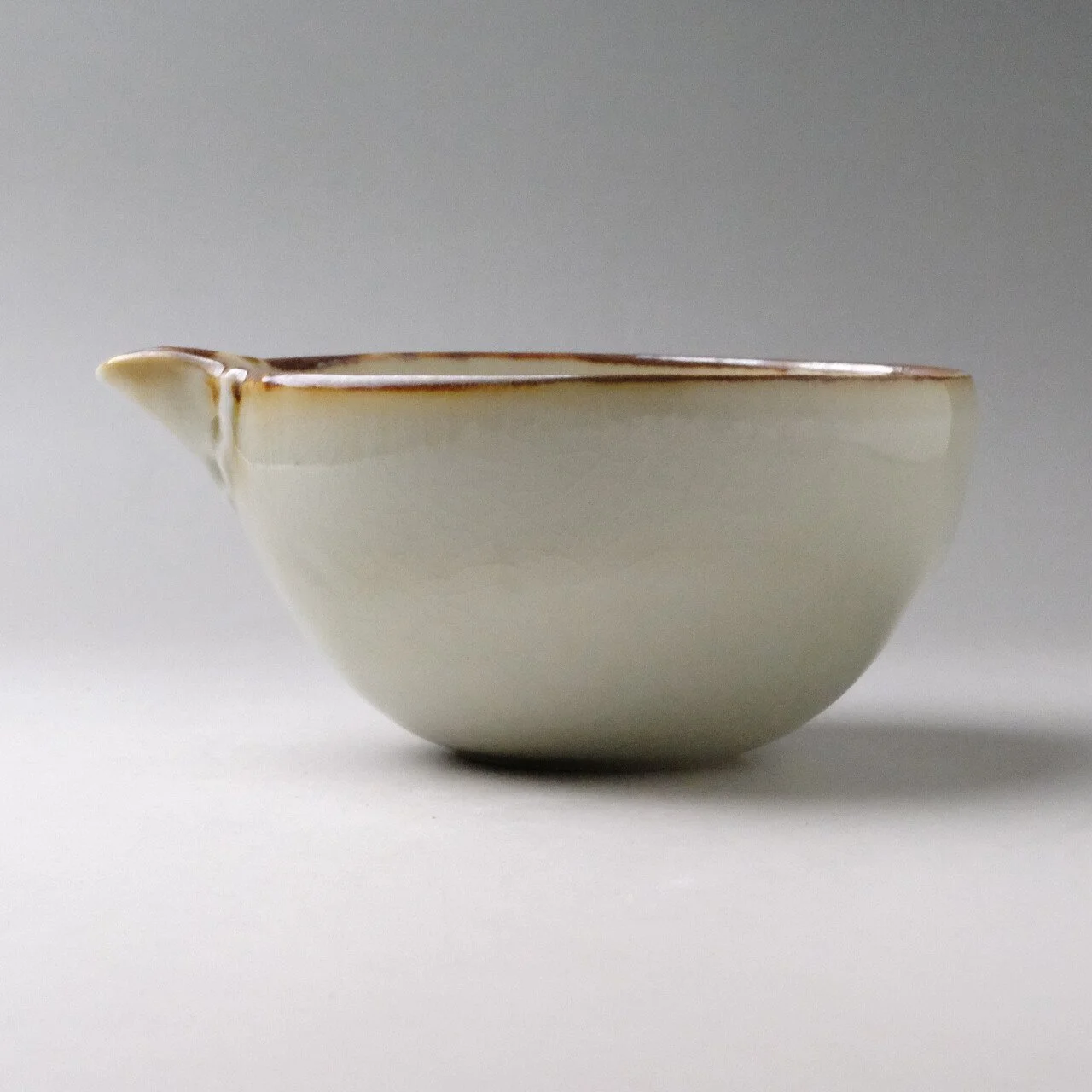 katakuchi_white_01.jpg