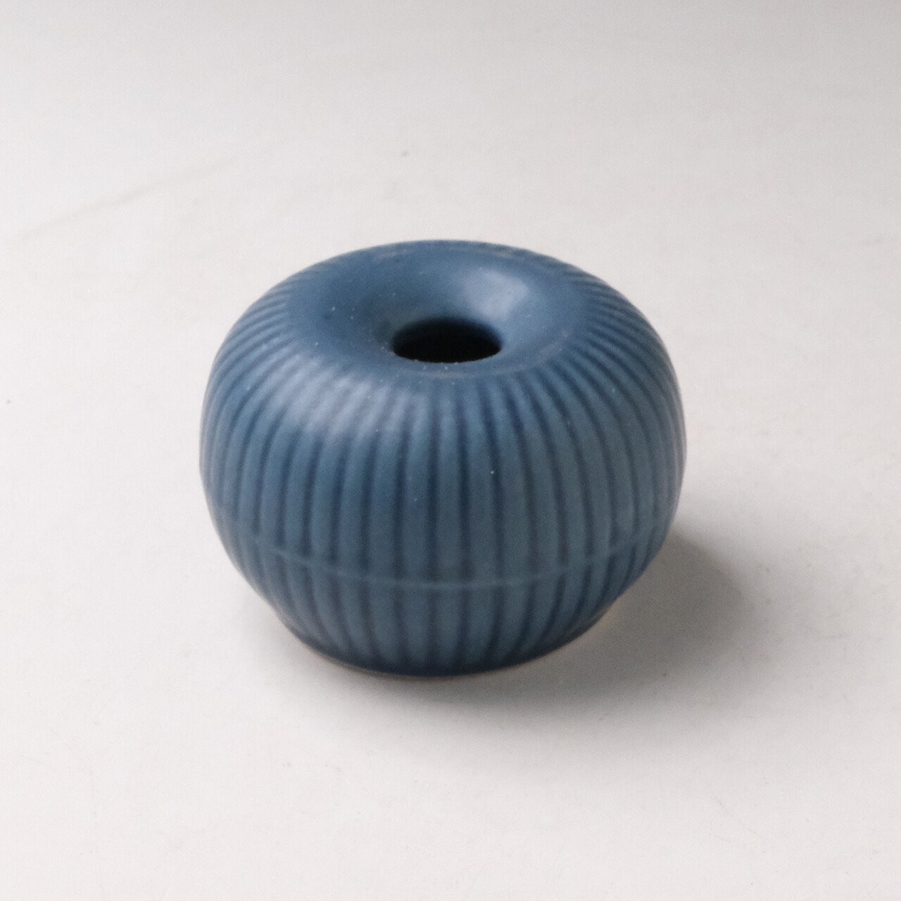 holder_blue_1.jpg