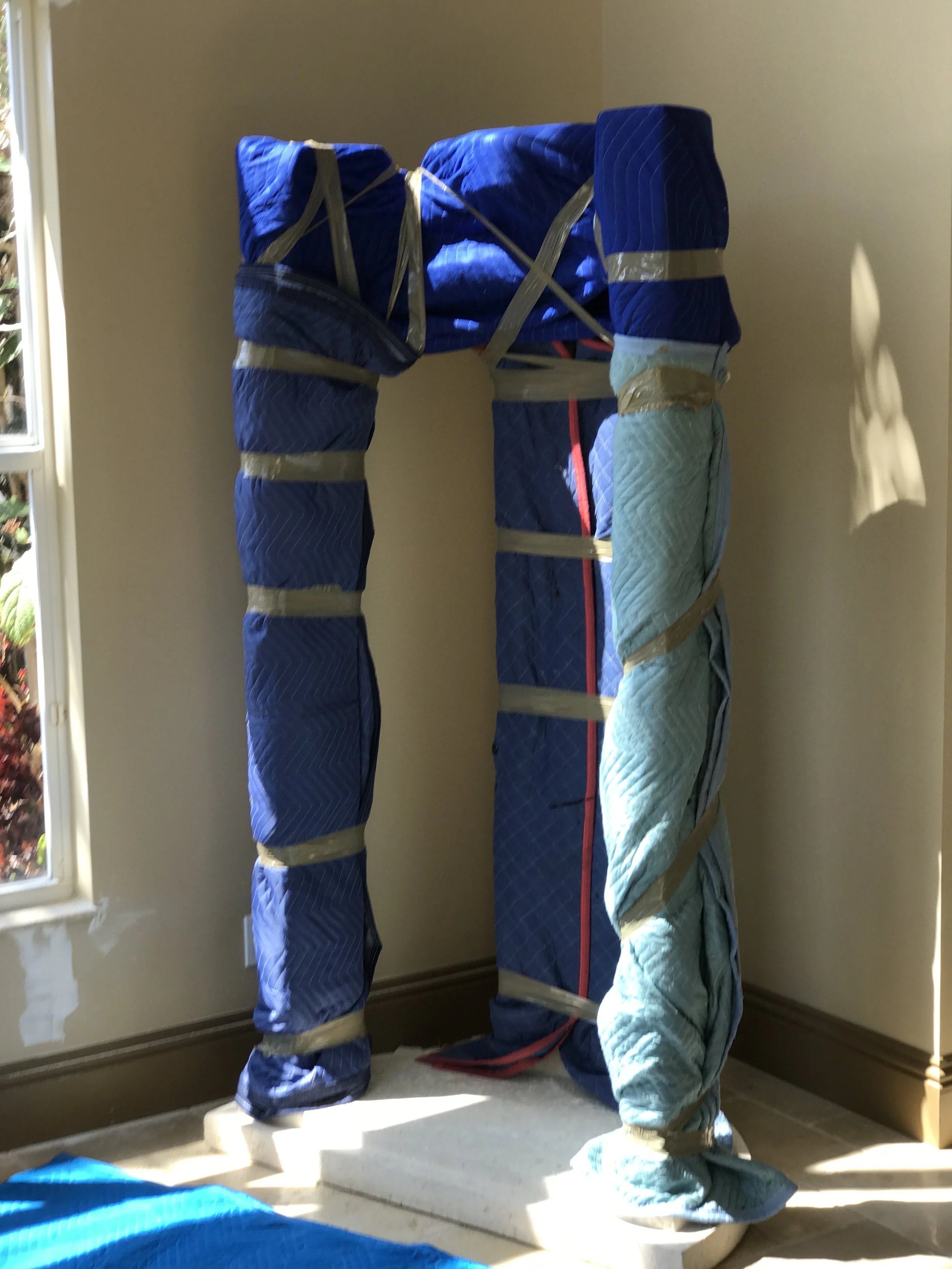 Custom protection for architectural elements with graduated padding layers and geometry-specific blanket placement. Detailed protocols prevent the disputes resulting from damaged fragile items.