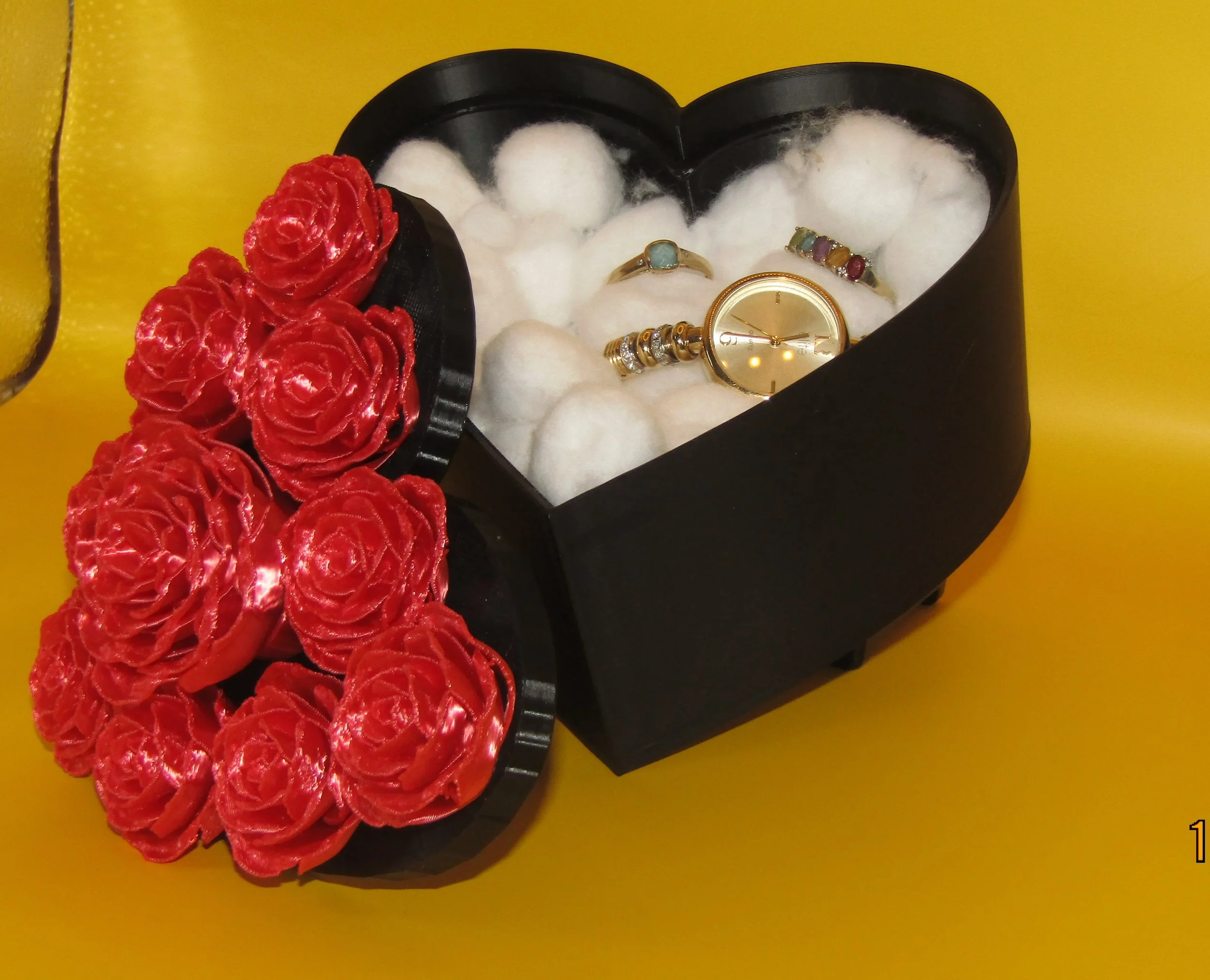 Valentines Roses Momento Gift Box