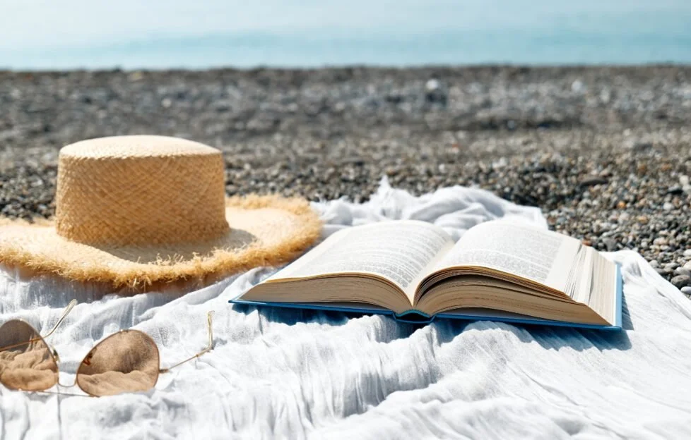 List: 9 Best Holiday Reads | My Weekly