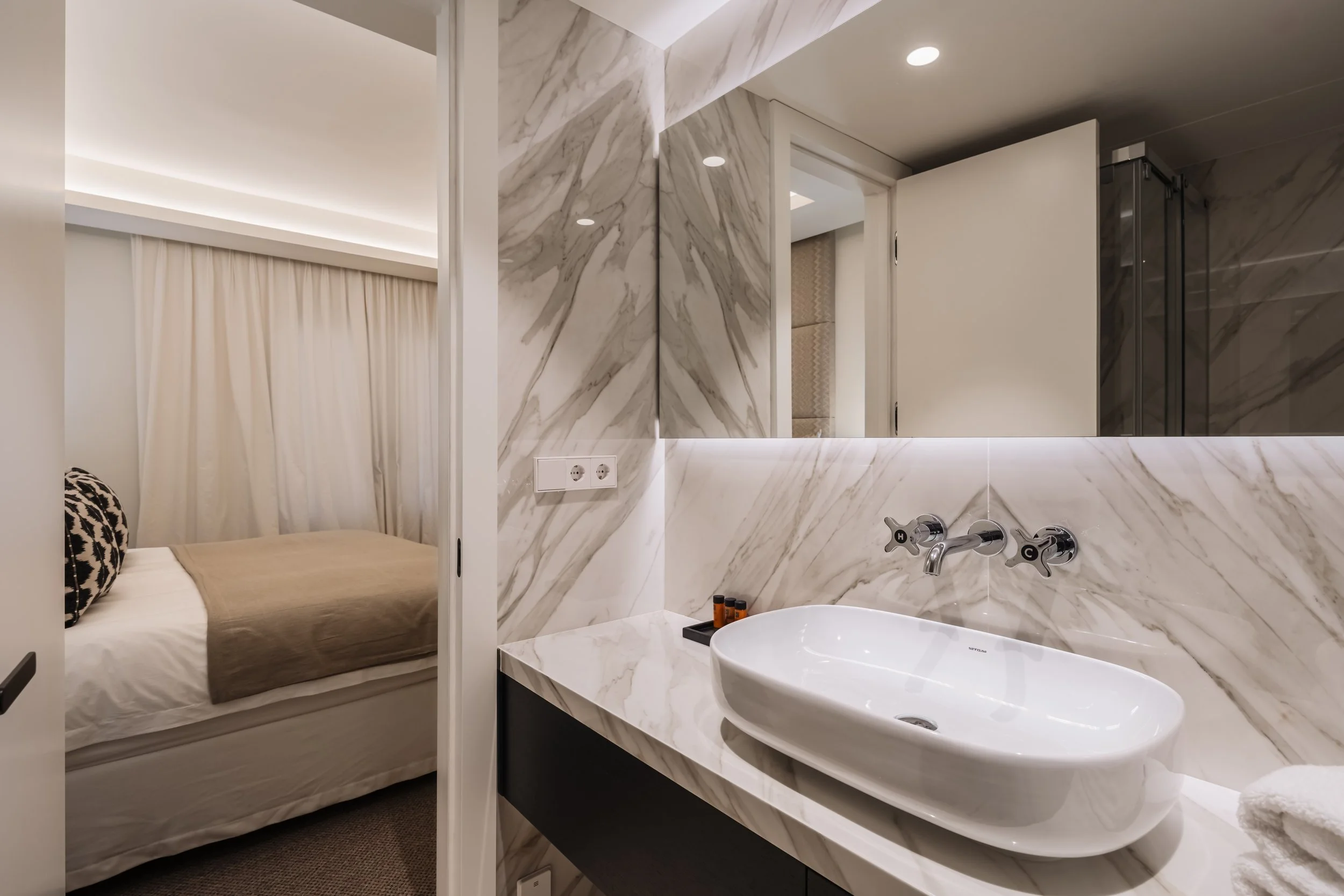 Aura 7 - Homerun Brokers-24.jpg