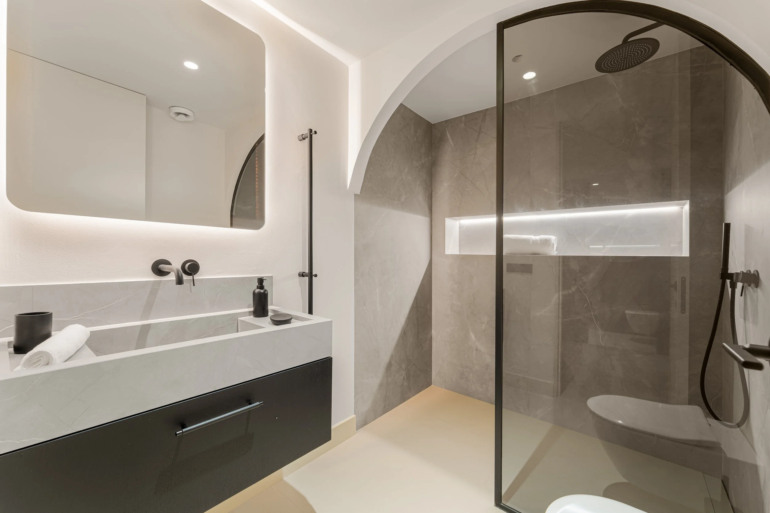 Penthouse Halcon 2-21.jpg