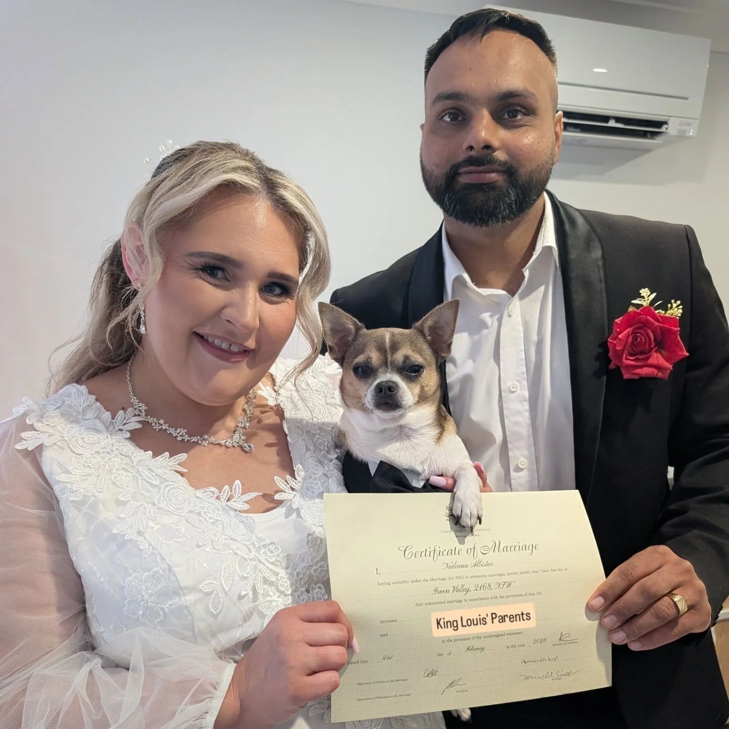 Here I was under the impression I was going to marry Chauntel and Harry. Boy was I wrong..

King Louis is the boss in this family. He's definitely the one who wears the [pants] tux here and made it known by biting my poor little thumb 🫰🏽😂