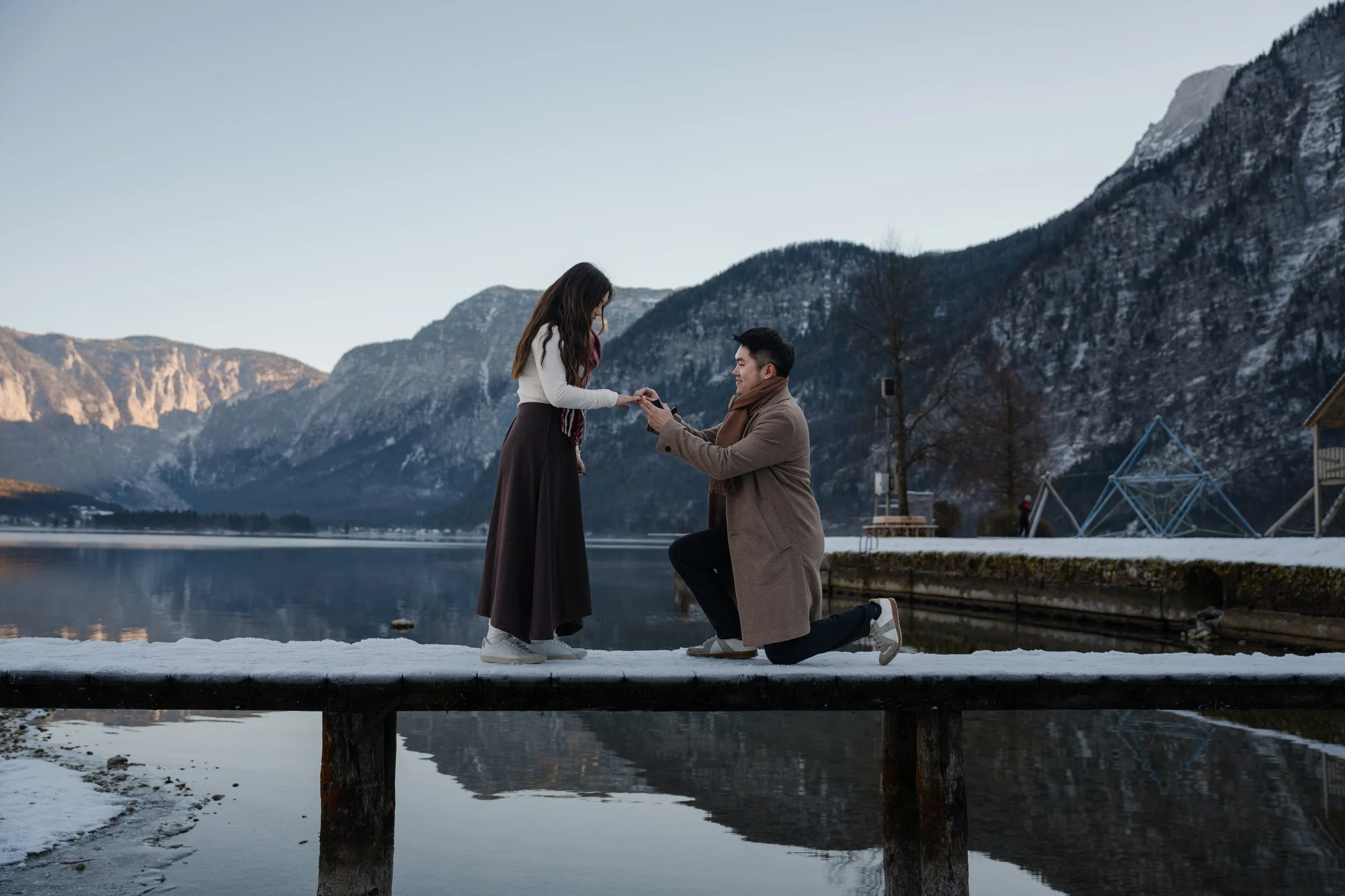 Secretly planned proposal in Hallstatt