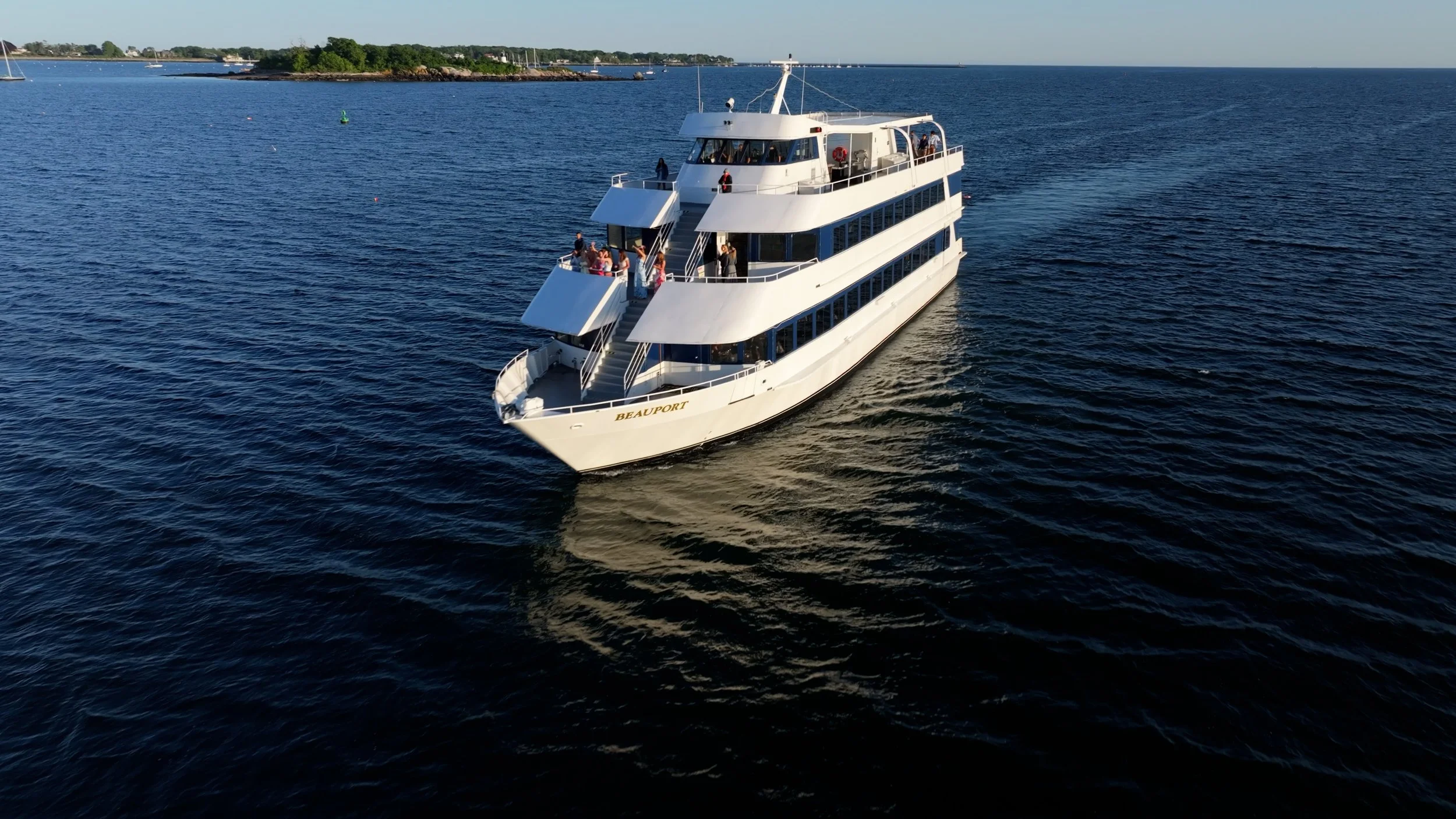 Yacht 2.jpg