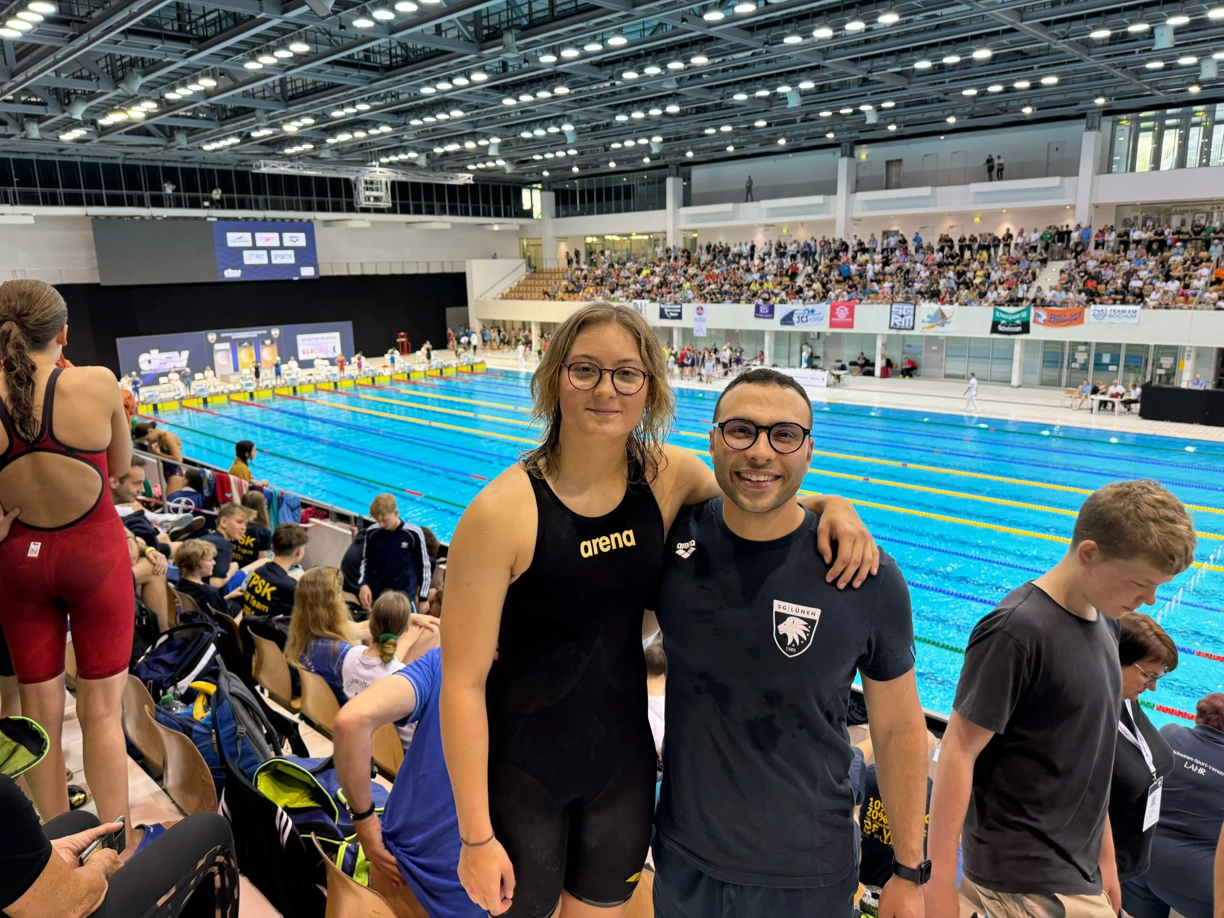 Lara Vogt schwimmt Bestzeiten bei Deutschen Meisterschaften