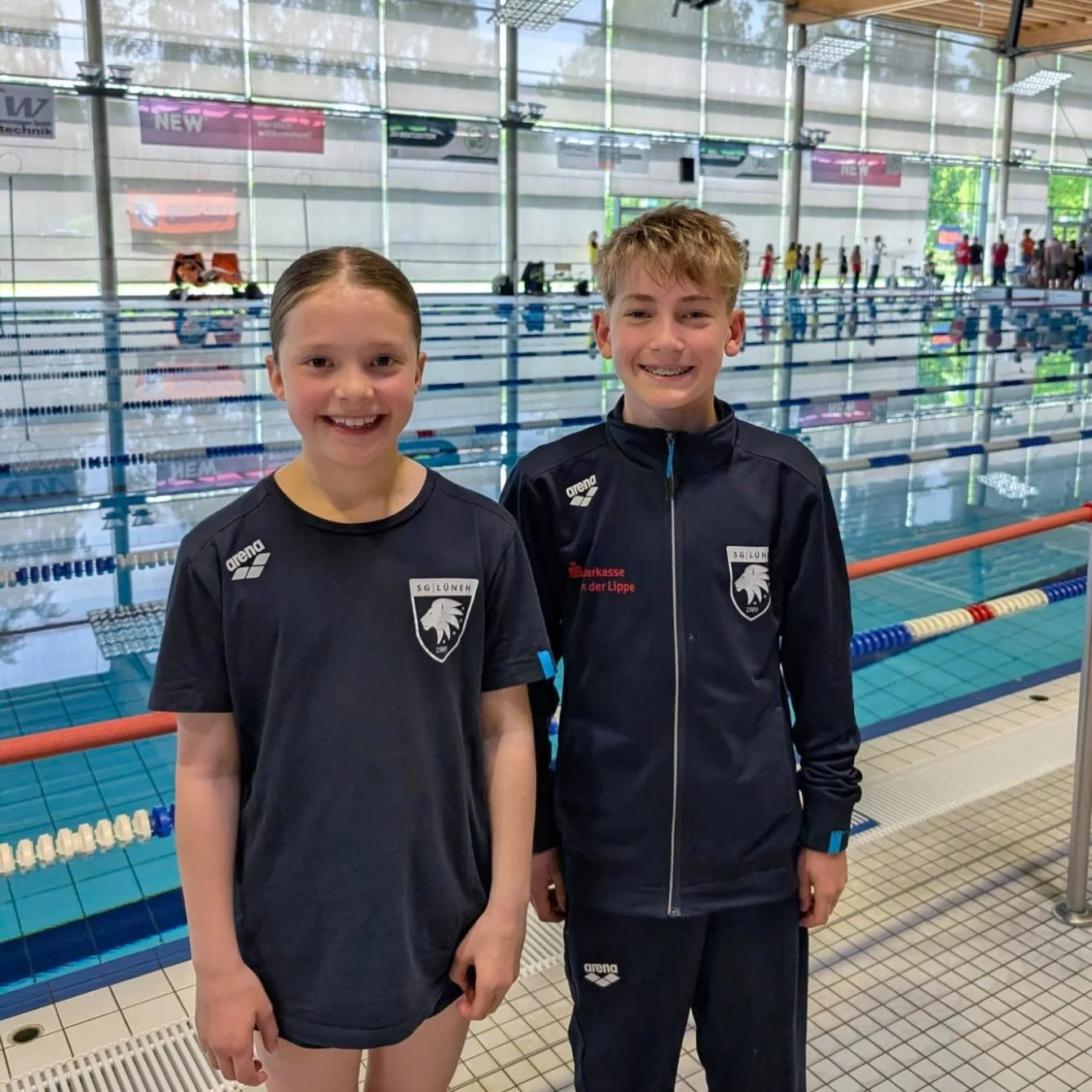 Starke Leistungen beim NRW Schwimm-Mehrkampf in M&ouml;nchengladbach! 💪🏊&zwj;♂️

Mit tollen Ergebnissen pr&auml;sentierte sich die SG L&uuml;nen beim Nordrhein-Westf&auml;lischen Schwimm-Mehrkampf auf der Langbahn vom 09.05. bis 10.05.2026 in M&oum