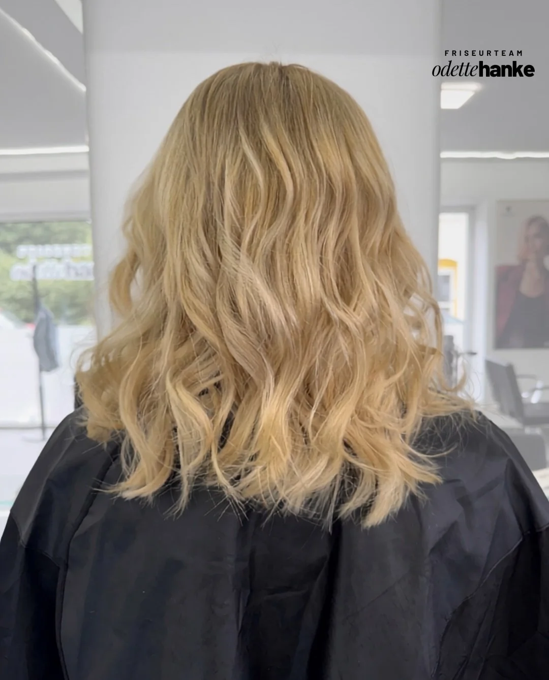 Nachher 😍✨

Vorher 😯

#friseur #schwarzkopfprofessional #m&uuml;nsingen #friseurteamhanke