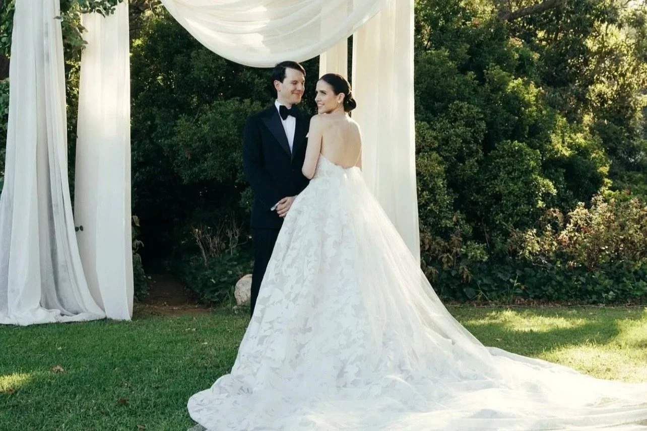 High-end bridal makeup focused on flawless glowing skin, created by Andrea van den Houten, luxury bridal makeup artist in Paris