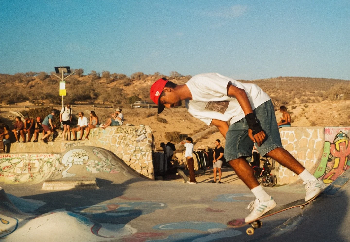 Some more skating in Morocco - why not!
📷: Leica M2
🎞️: Portra 800