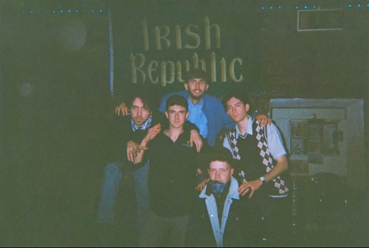 C&uacute;pla ghrianghraif &oacute;n Fh&oacute;mhair ⁊ Gheimhreadh 2023 🌌

Seolaig&iacute; bhur gcuimhn&iacute; f&eacute;in chugainn tr&iacute; r&iacute;omhphost ag runai@anclub.ie