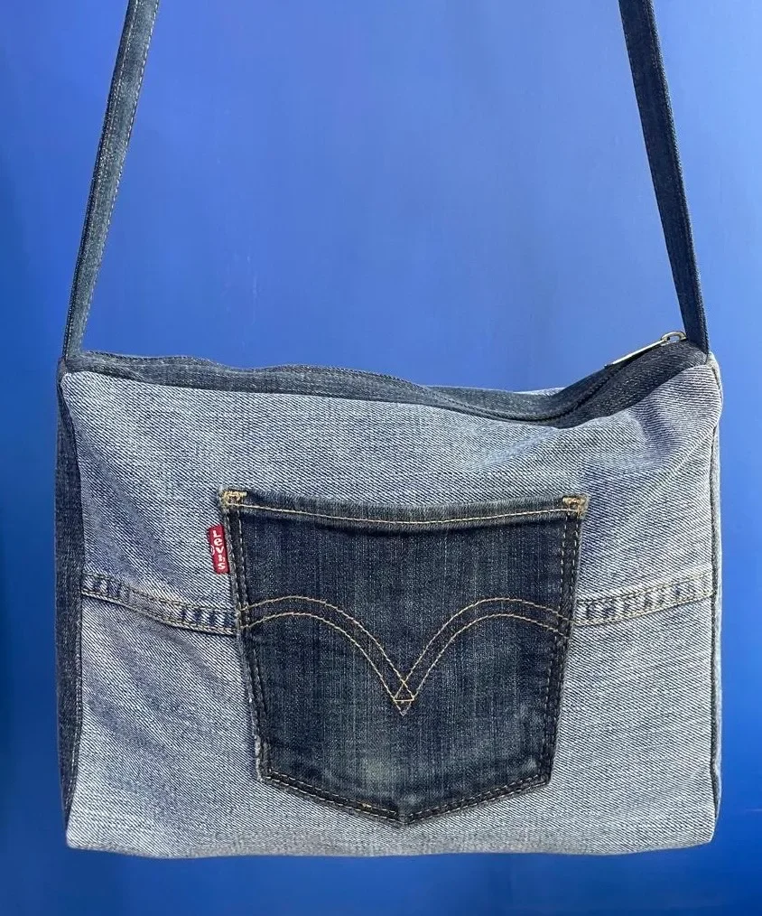 Levi Pocket Bag Back.webp