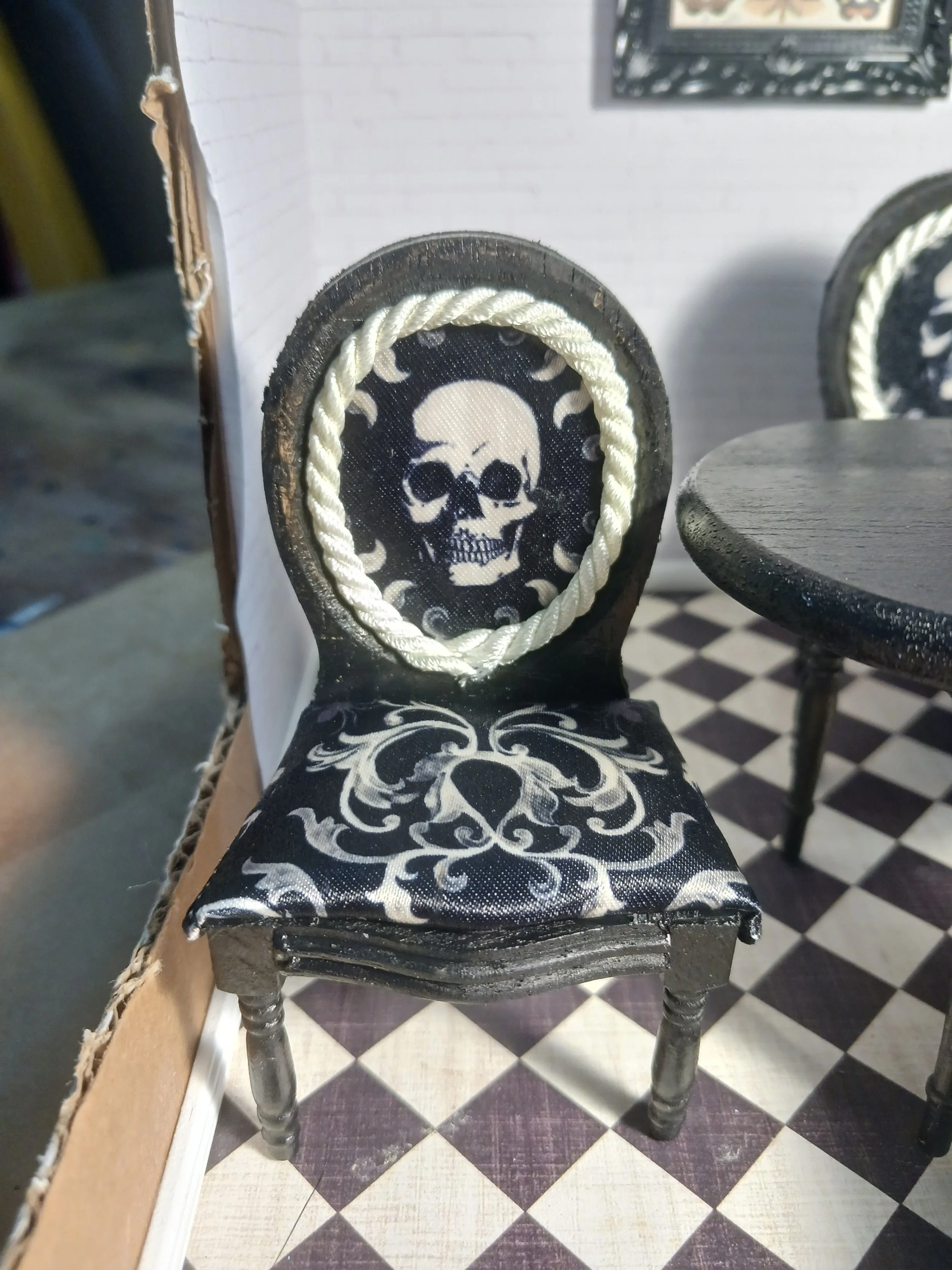 Midnight Seance Dining Set