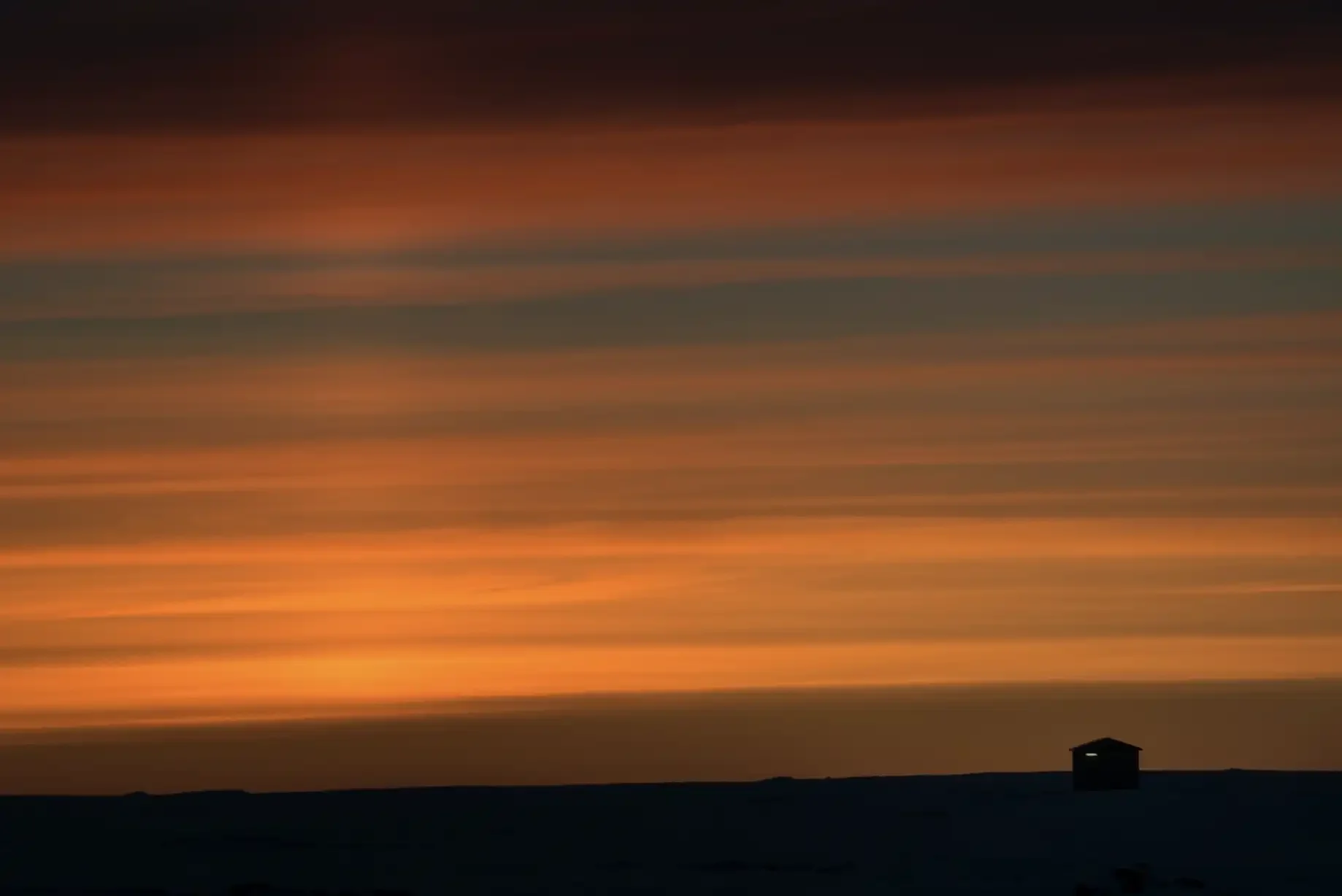 Islanda fotografia casa isolata durante viaggio fotografico