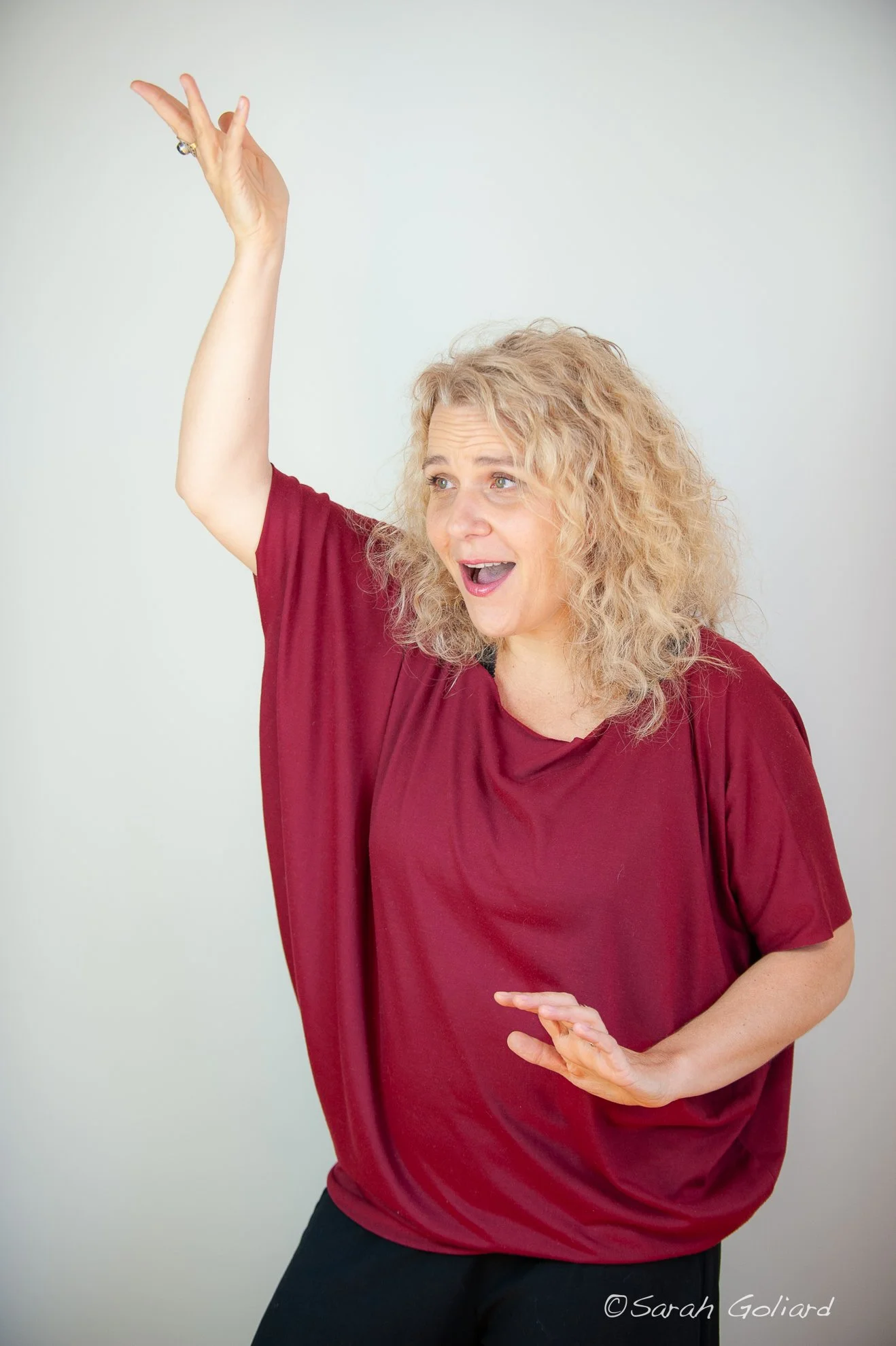 Une professeure de voix qui chante