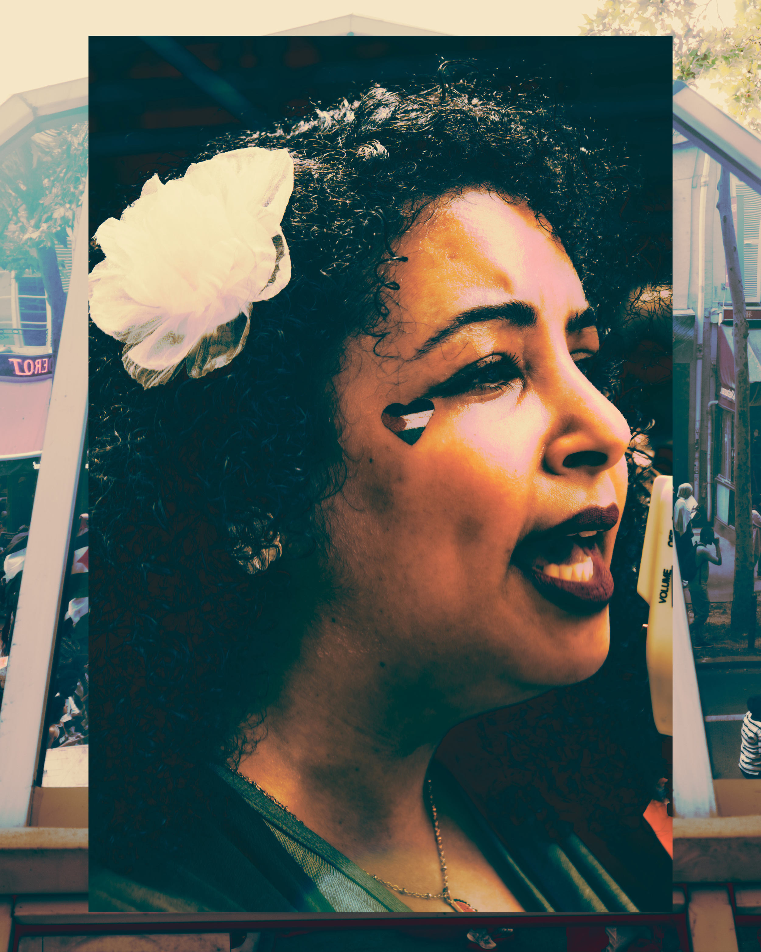 Scène en Marge - Portrait